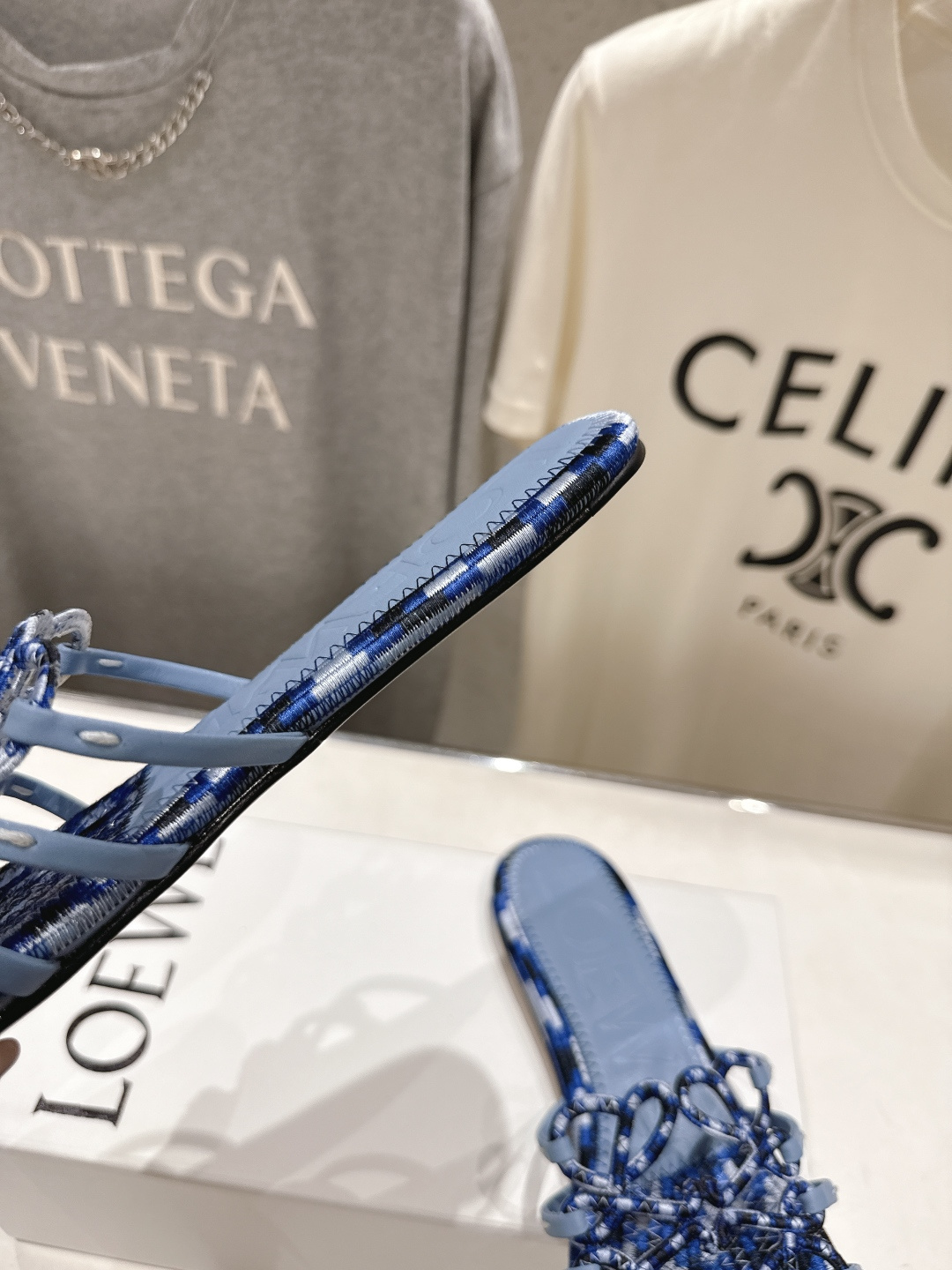 高版本出厂   LOEWE/罗意威2026/ss新品复古风平底沙滩拖鞋～小红书、外网火爆款最近大热的一款