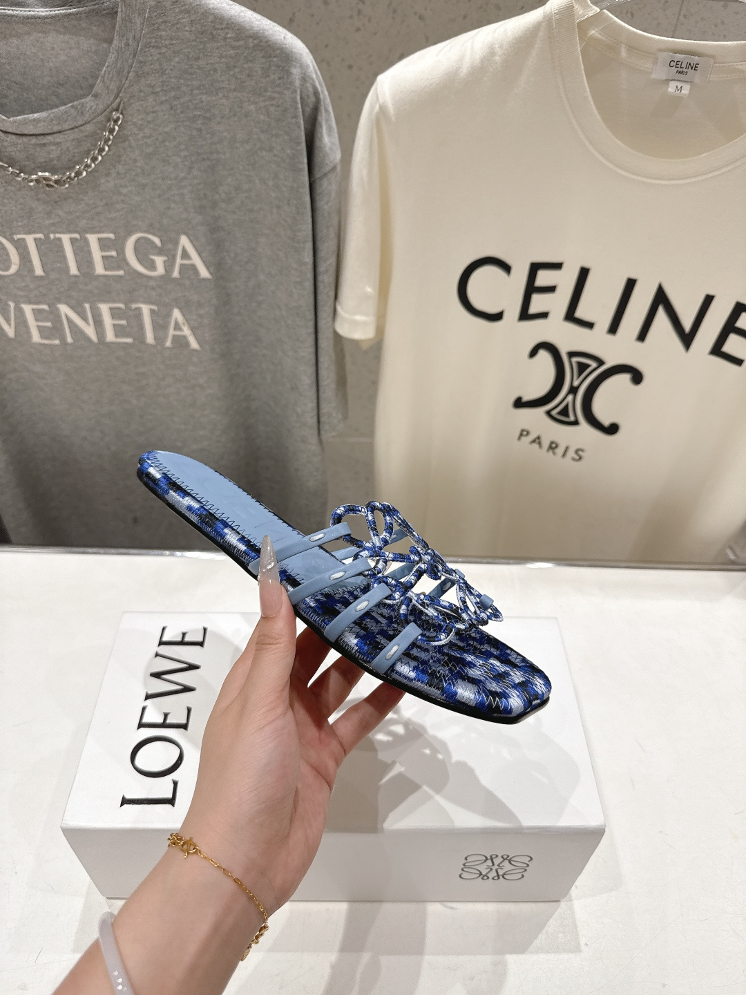 高版本出厂   LOEWE/罗意威2026/ss新品复古风平底沙滩拖鞋～小红书、外网火爆款最近大热的一款
