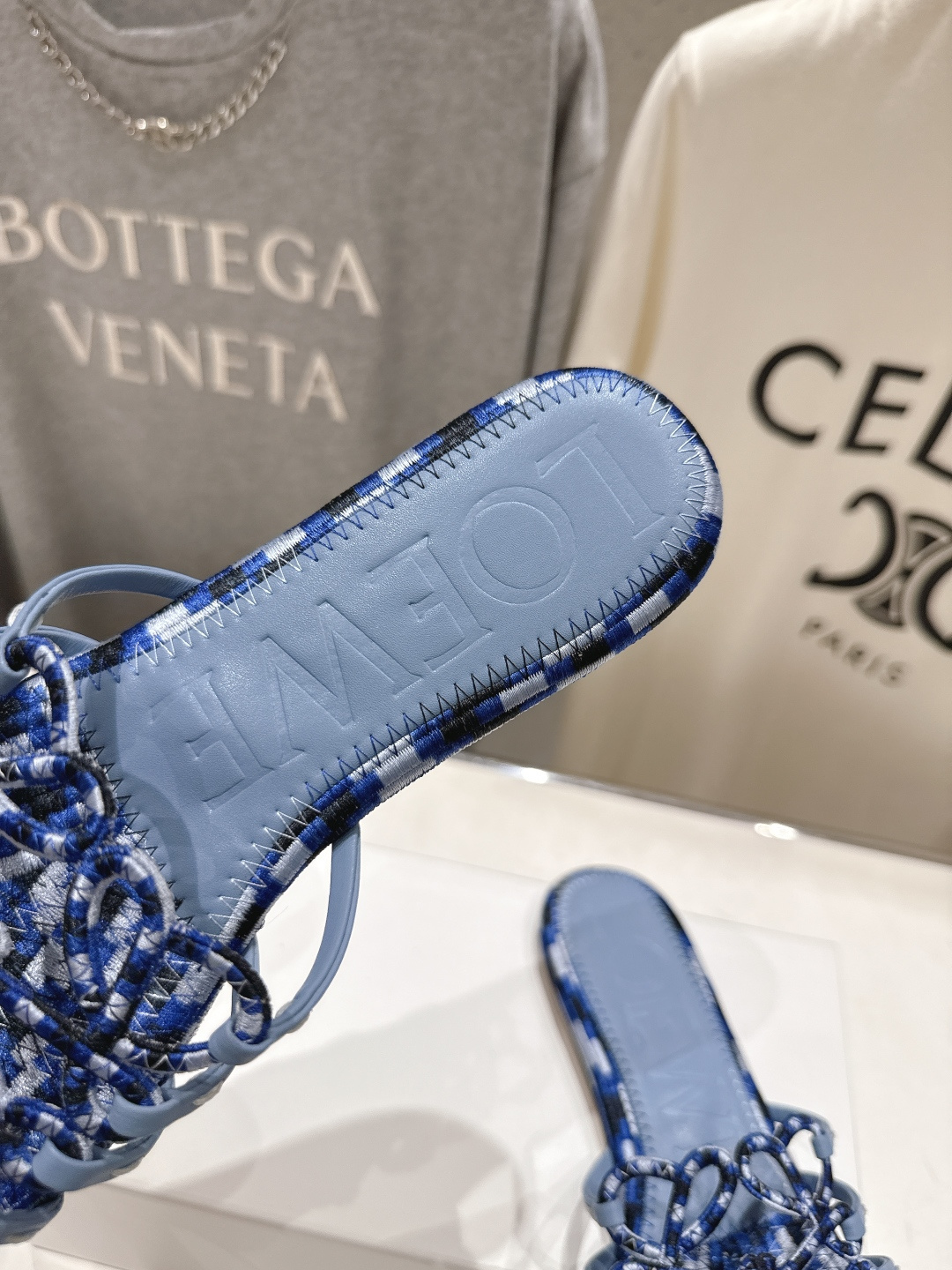 高版本出厂   LOEWE/罗意威2026/ss新品复古风平底沙滩拖鞋～小红书、外网火爆款最近大热的一款
