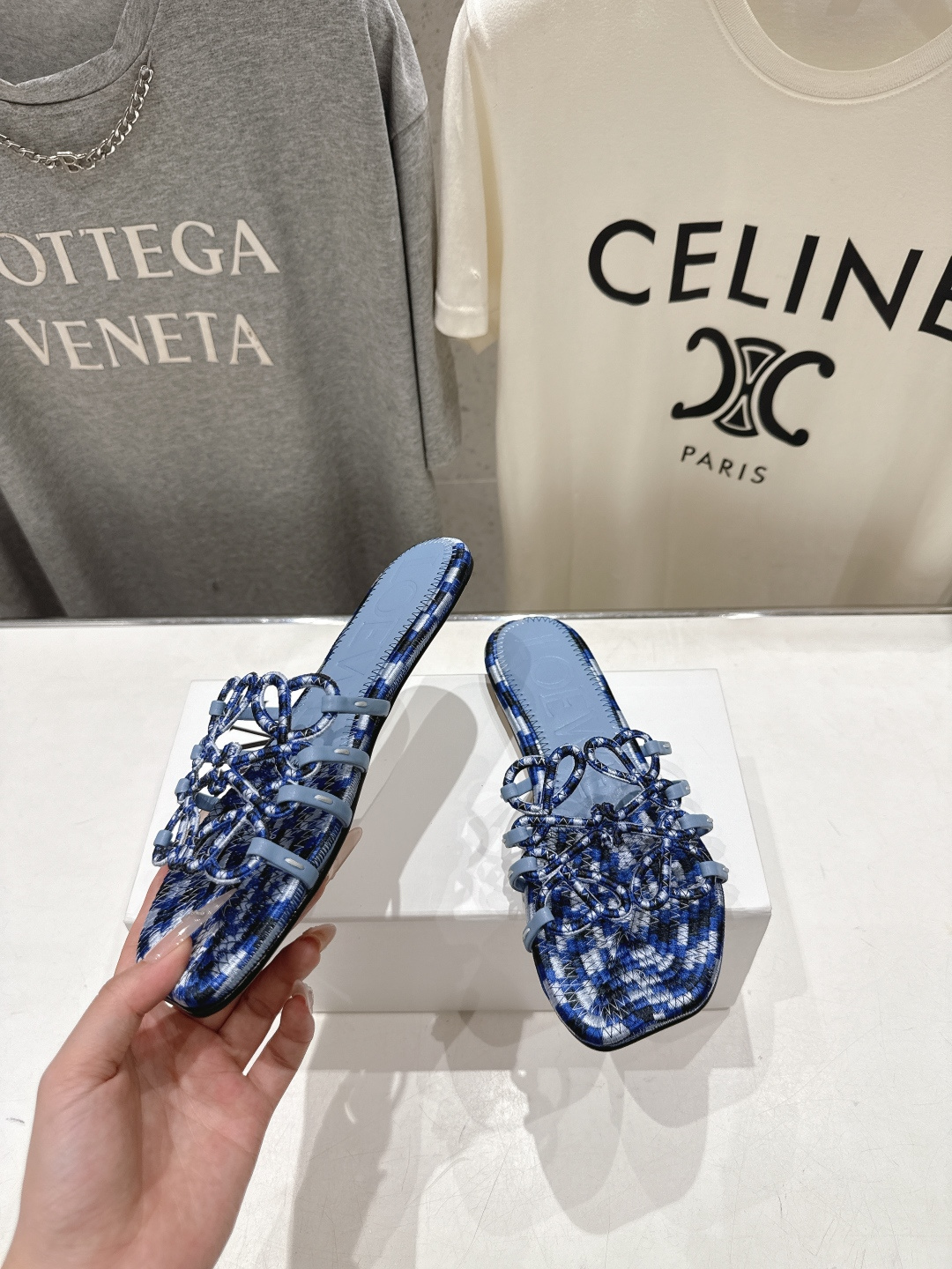 高版本出厂   LOEWE/罗意威2026/ss新品复古风平底沙滩拖鞋～小红书、外网火爆款最近大热的一款