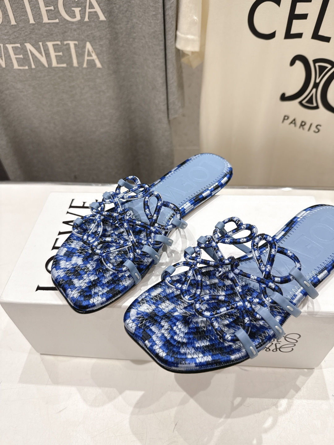 高版本出厂   LOEWE/罗意威2026/ss新品复古风平底沙滩拖鞋～小红书、外网火爆款最近大热的一款