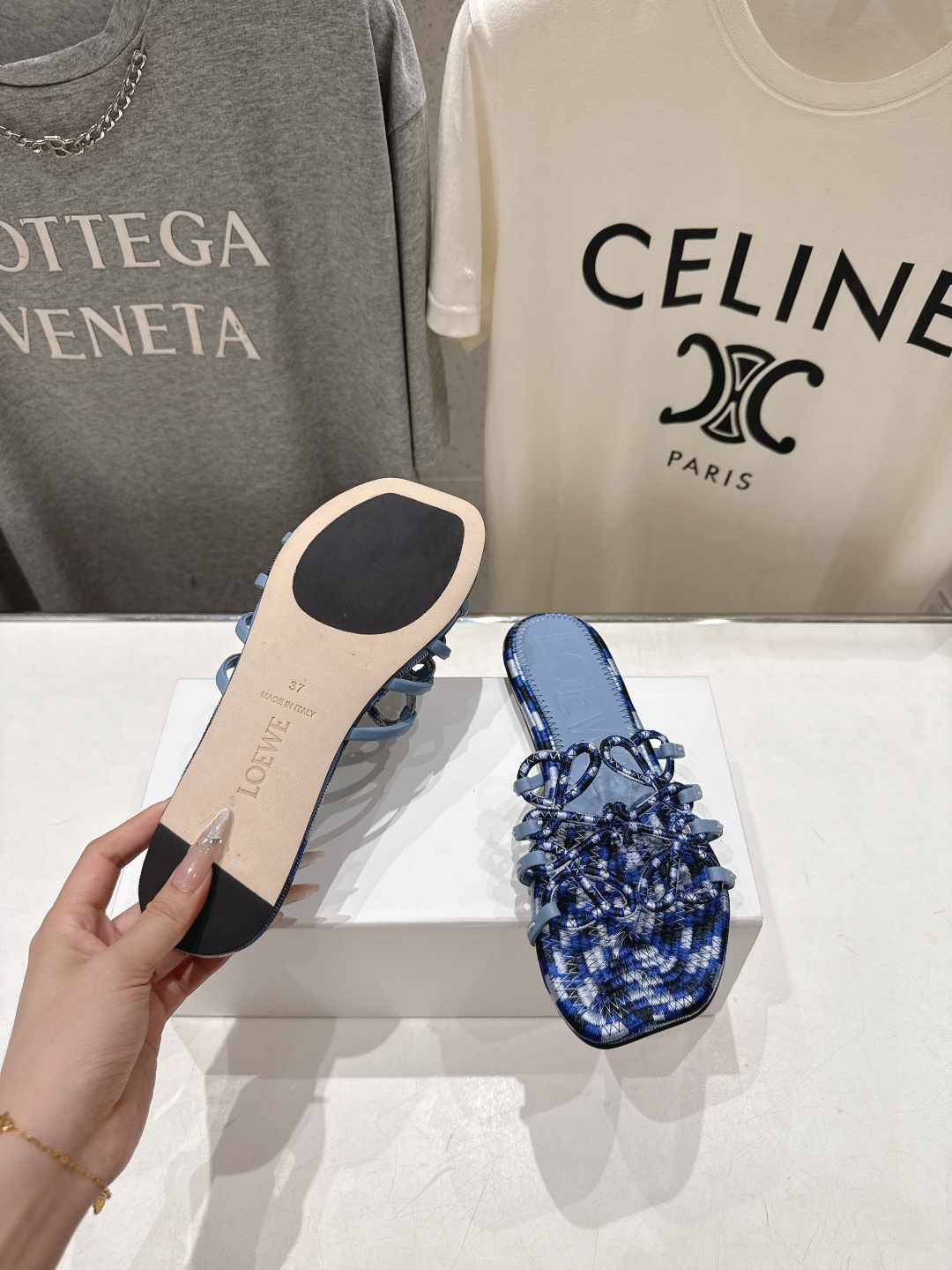 高版本出厂   LOEWE/罗意威2026/ss新品复古风平底沙滩拖鞋～小红书、外网火爆款最近大热的一款