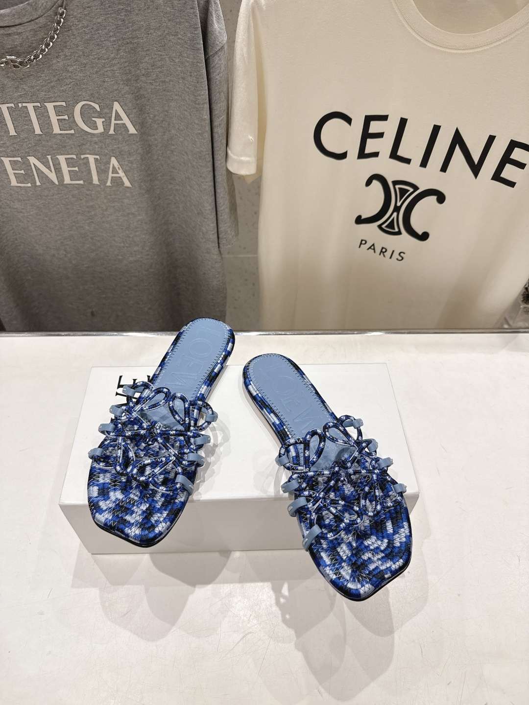 高版本出厂   LOEWE/罗意威2026/ss新品复古风平底沙滩拖鞋～小红书、外网火爆款最近大热的一款