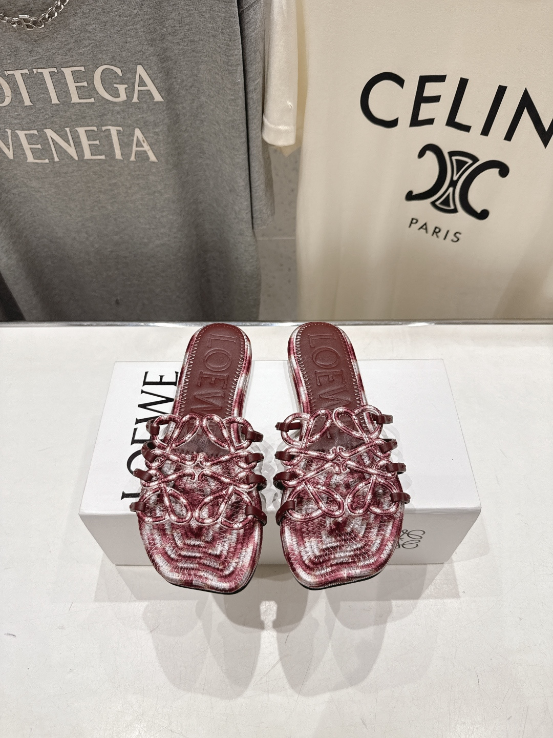 高版本出厂   LOEWE/罗意威2026/ss新品复古风平底沙滩拖鞋～小红书、外网火爆款最近大热的一款