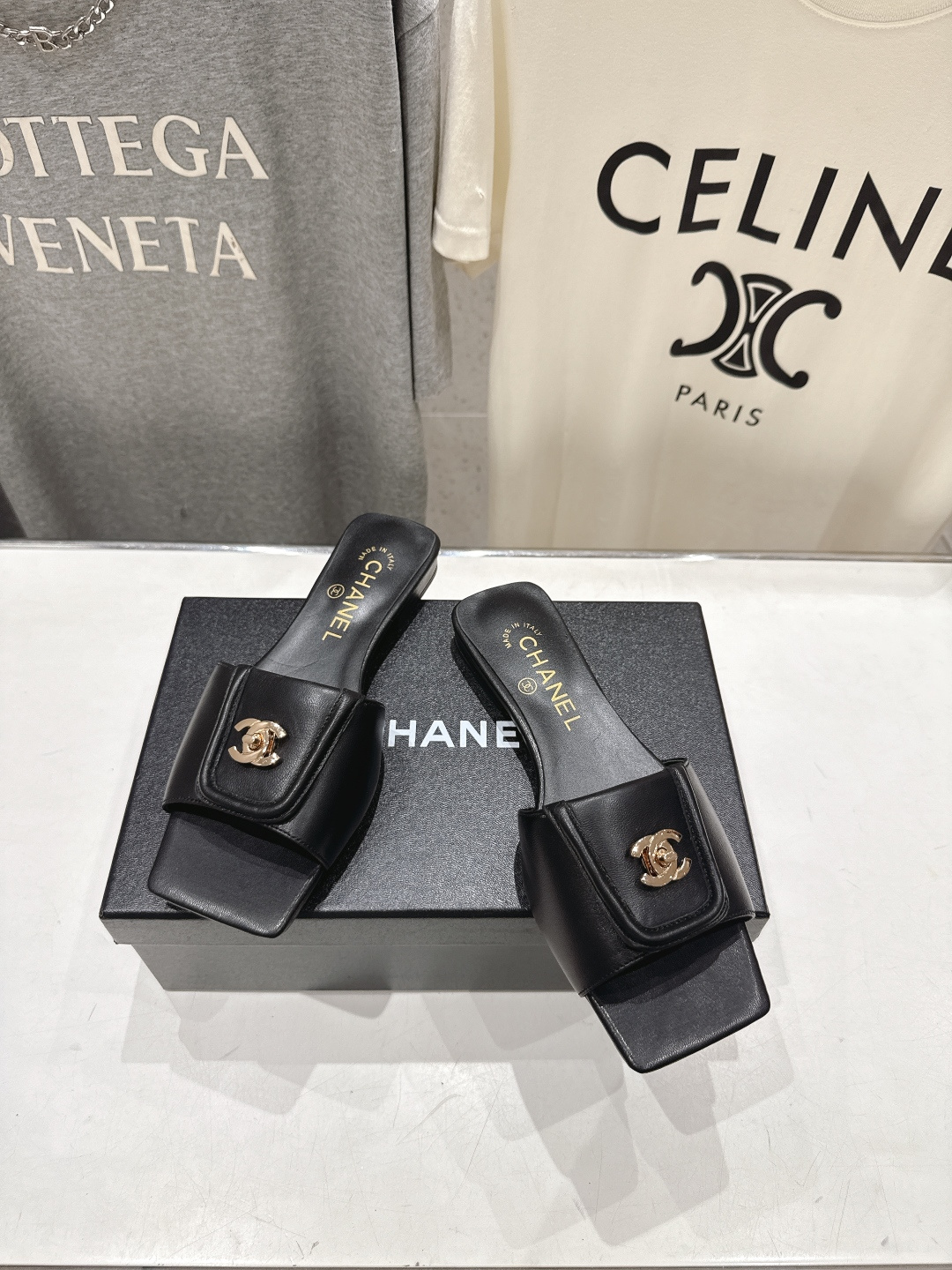 高版本出厂  CHANEL*香奈儿F016 小香2026/𝐒𝐒 𝐧𝐞𝐰夏季新品编织平底拖鞋这一季的拖鞋简