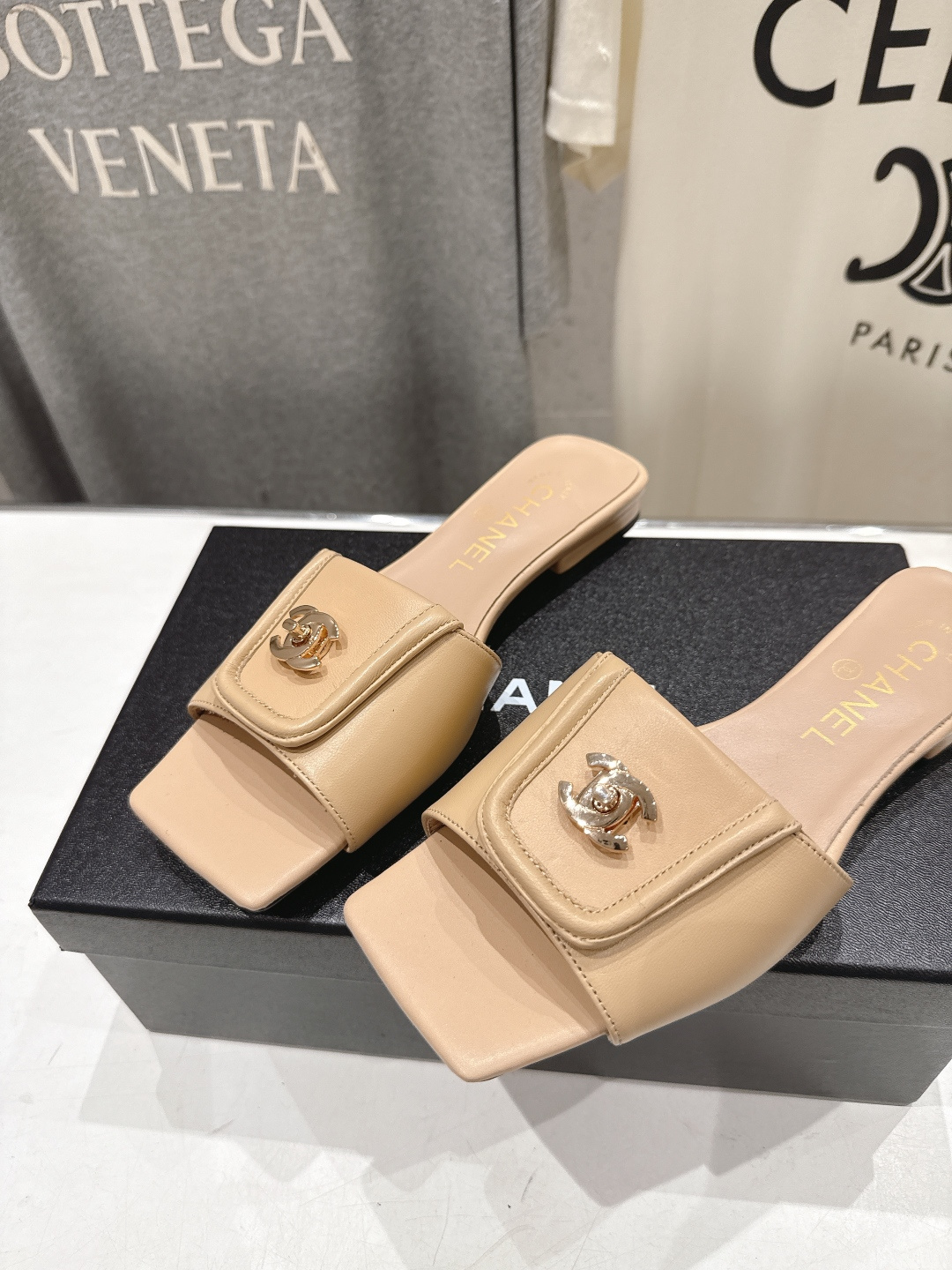 高版本出厂  CHANEL*香奈儿F016 小香2026/𝐒𝐒 𝐧𝐞𝐰夏季新品编织平底拖鞋这一季的拖鞋简