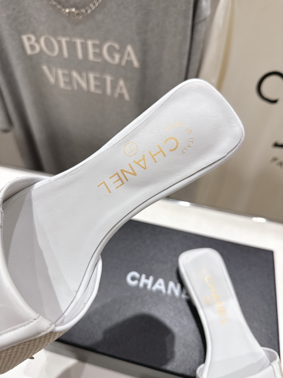 高版本出厂  CHANEL*香奈儿F016 小香2026/𝐒𝐒 𝐧𝐞𝐰夏季新品编织平底拖鞋这一季的拖鞋简