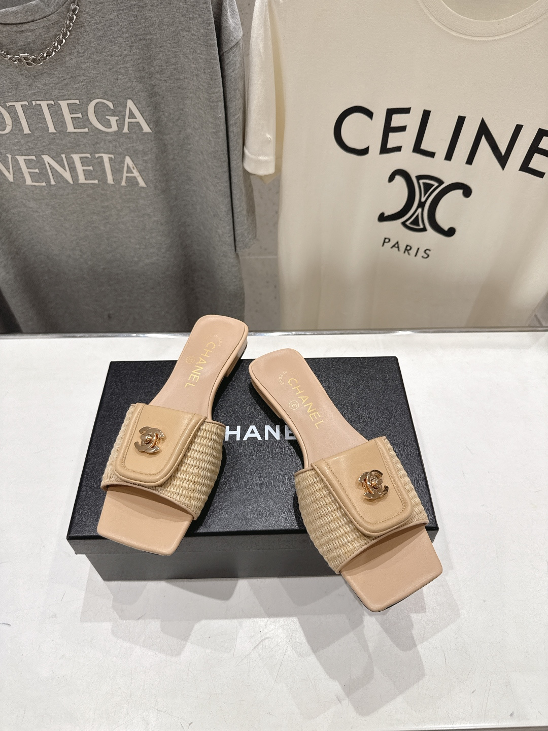 高版本出厂  CHANEL*香奈儿F016 小香2026/𝐒𝐒 𝐧𝐞𝐰夏季新品编织平底拖鞋这一季的拖鞋简