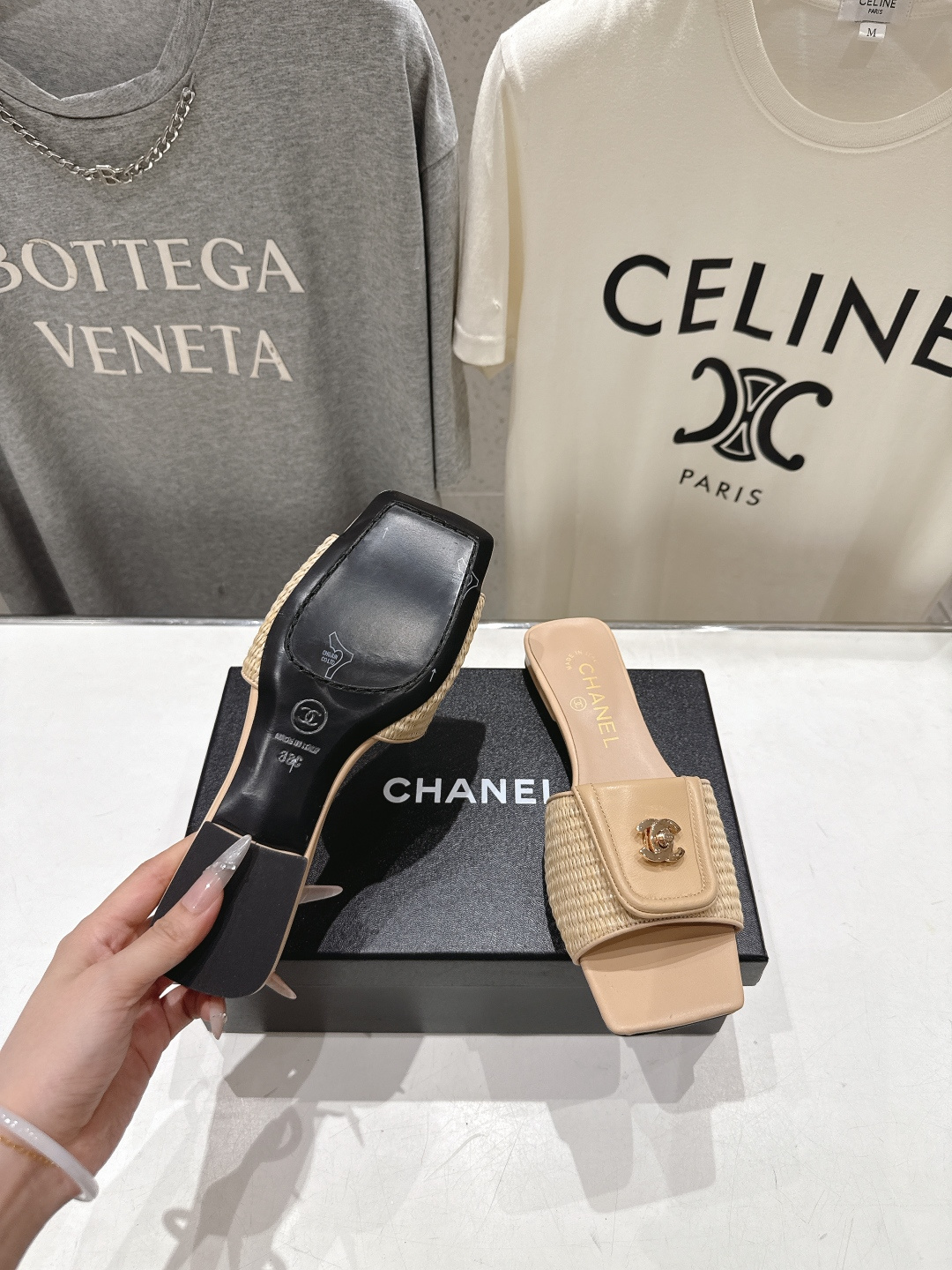 高版本出厂  CHANEL*香奈儿F016 小香2026/𝐒𝐒 𝐧𝐞𝐰夏季新品编织平底拖鞋这一季的拖鞋简