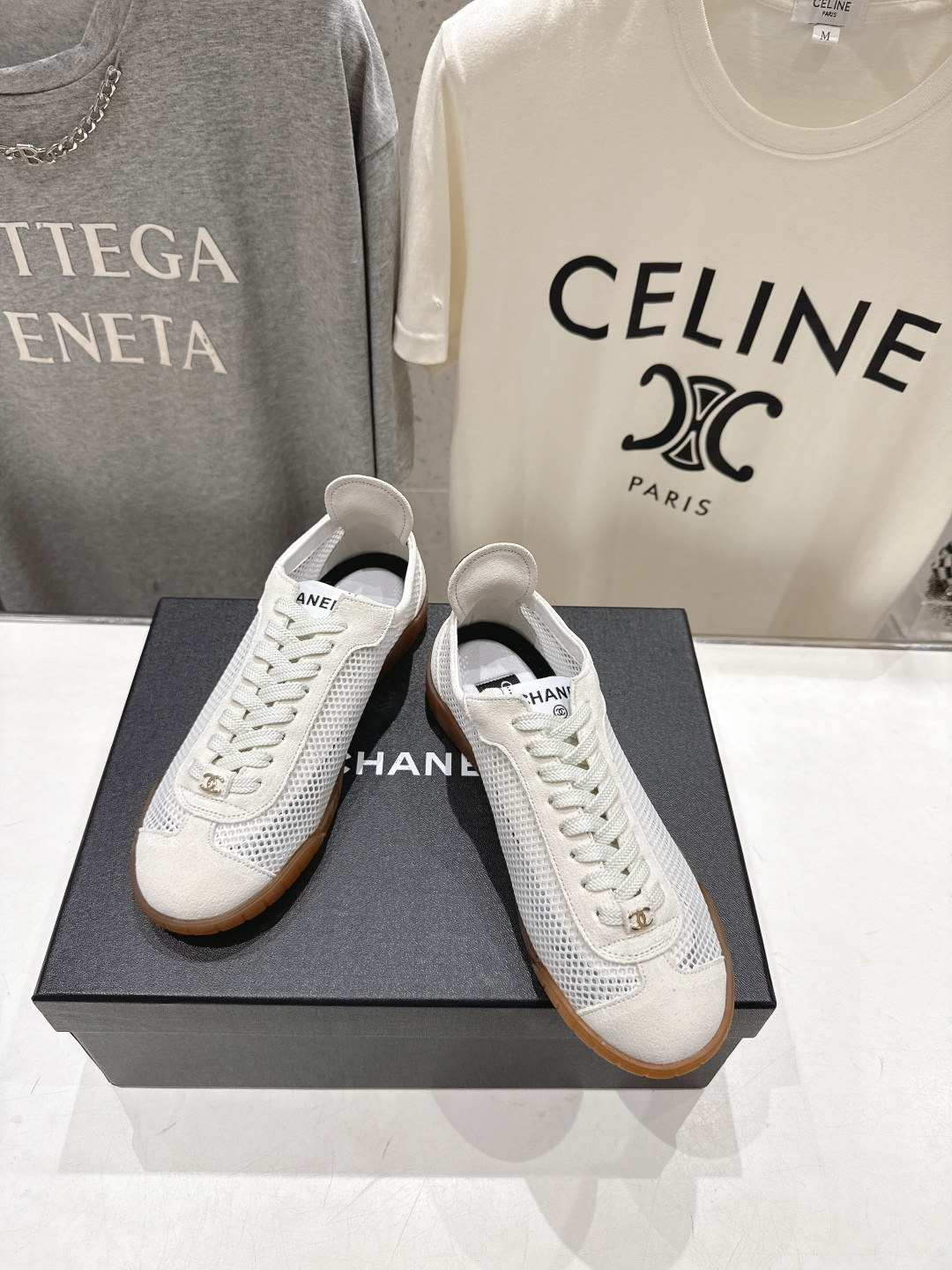 高版本出厂Chanel 香奈儿F067 小香2026ss新款网纱阿甘鞋👟网纱的细腻、鞋尾的小撞色、生胶底