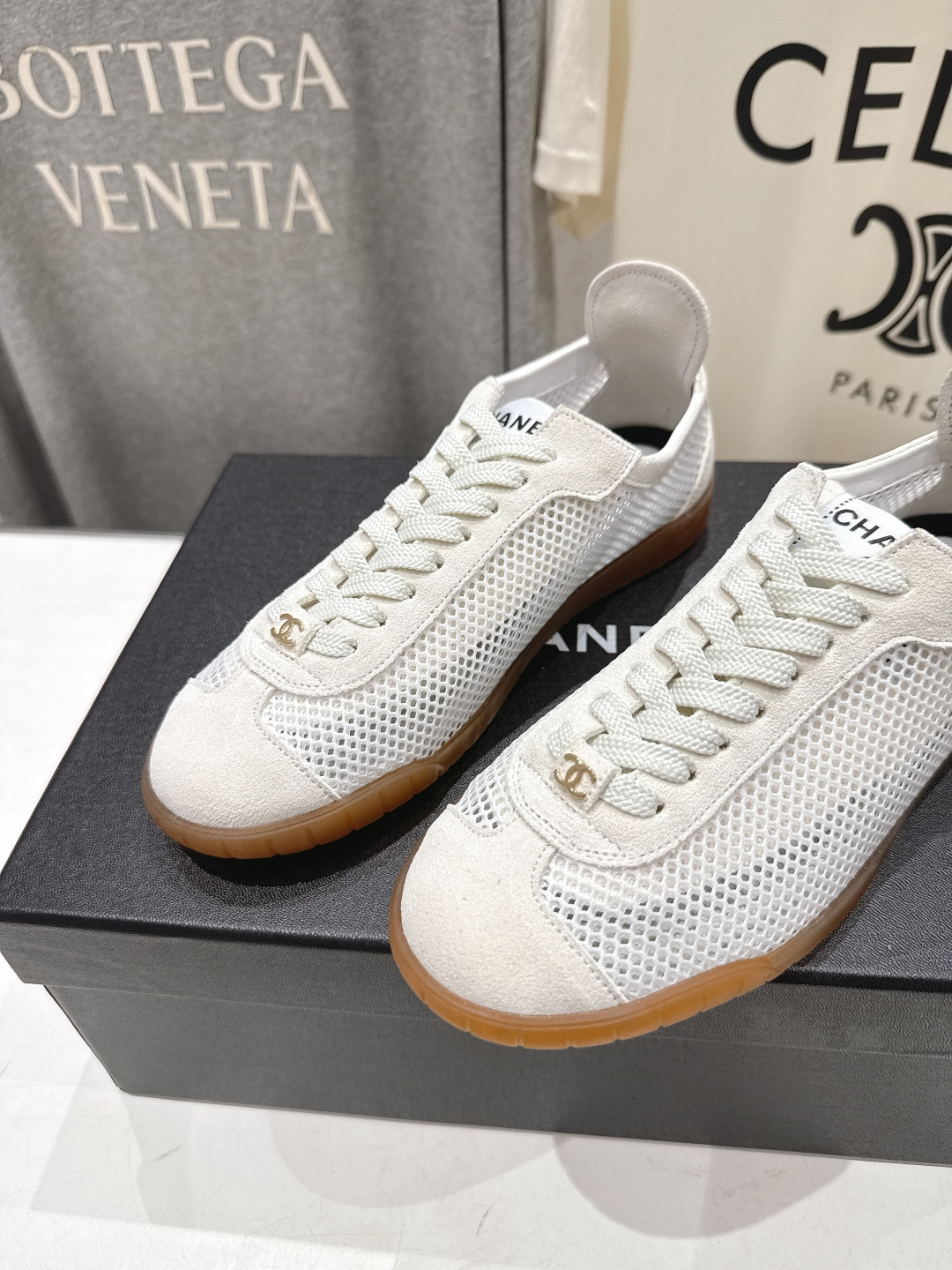 高版本出厂Chanel 香奈儿F067 小香2026ss新款网纱阿甘鞋👟网纱的细腻、鞋尾的小撞色、生胶底