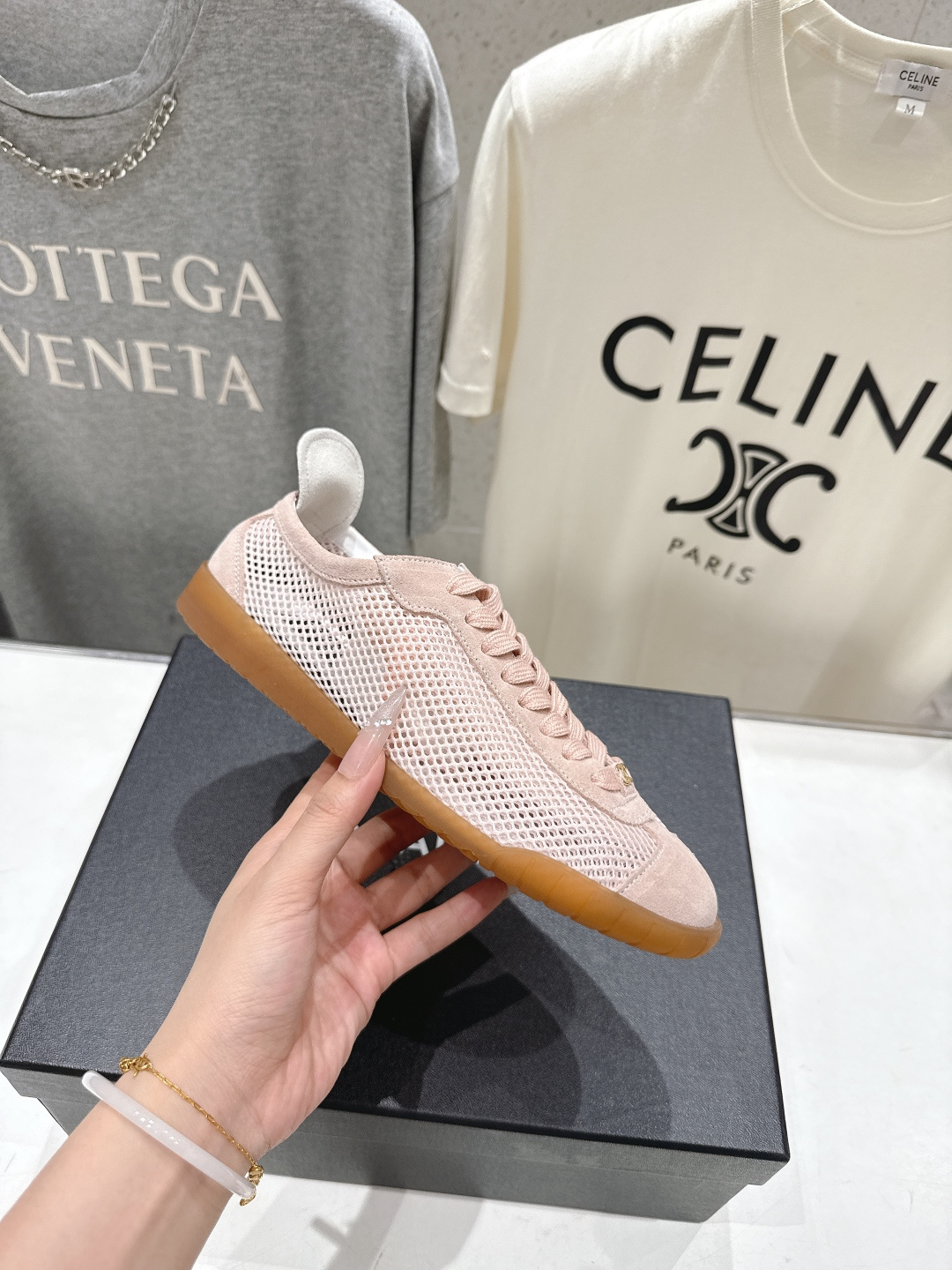 高版本出厂Chanel 香奈儿F067 小香2026ss新款网纱阿甘鞋👟网纱的细腻、鞋尾的小撞色、生胶底