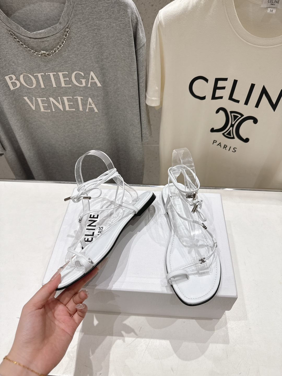 高版本出厂  Celine~赛琳F018 2026ss夏季新款平底时尚罗马风夹脚平底凉鞋New Celi