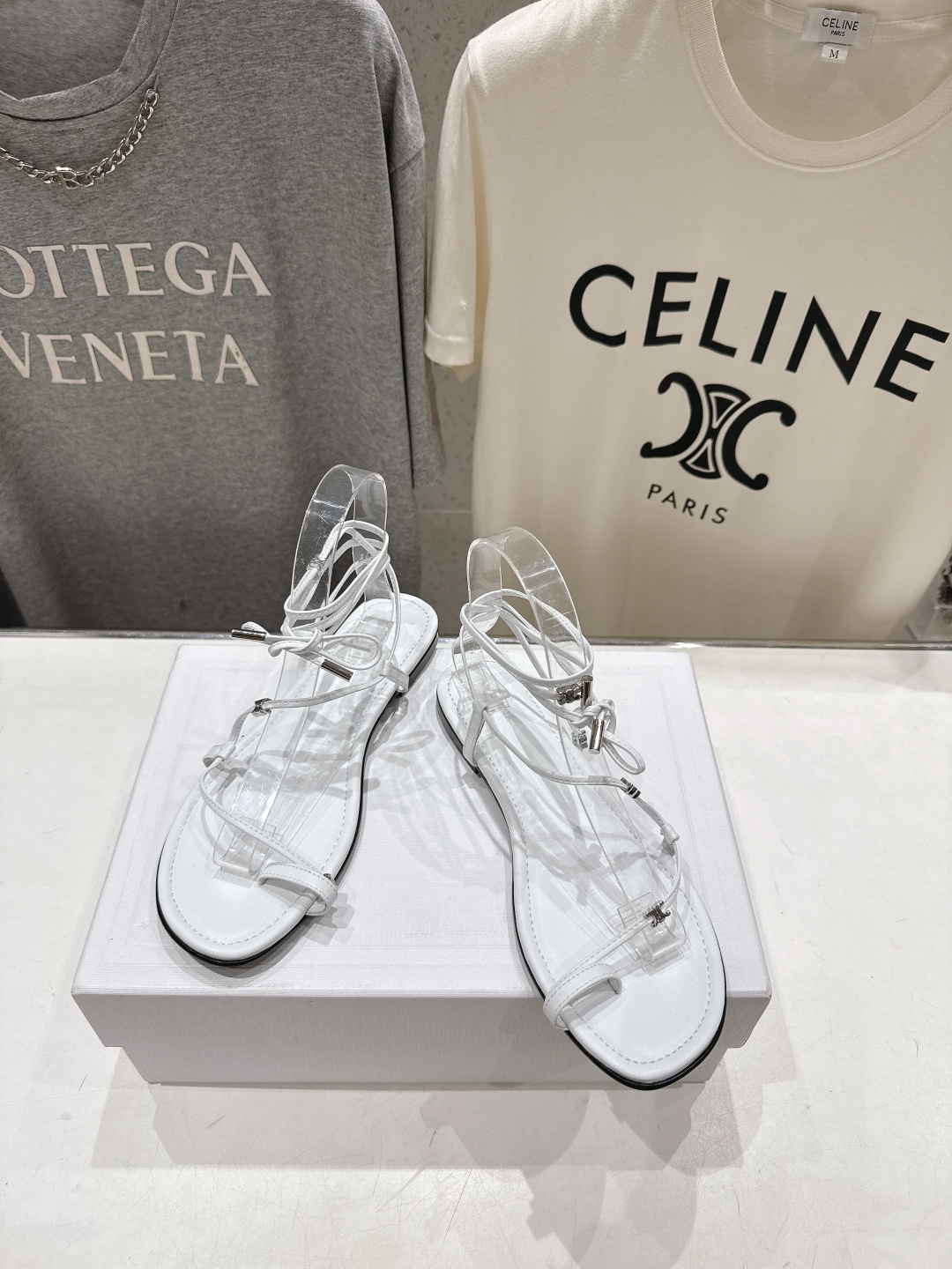 高版本出厂  Celine~赛琳F018 2026ss夏季新款平底时尚罗马风夹脚平底凉鞋New Celi