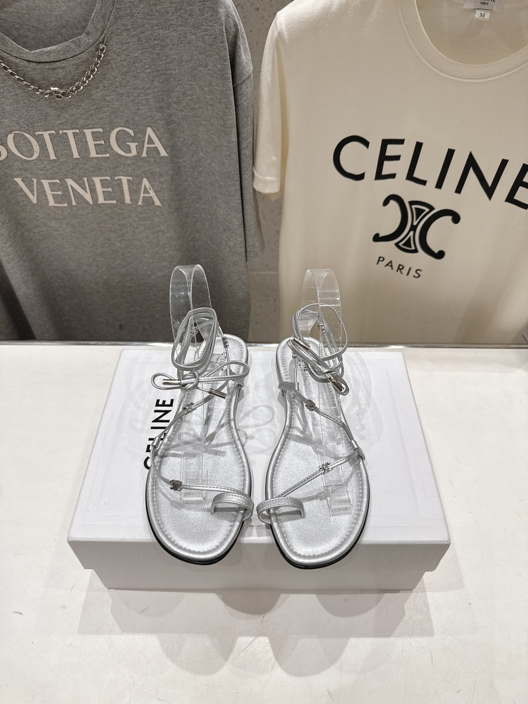 高版本出厂  Celine~赛琳F018 2026ss夏季新款平底时尚罗马风夹脚平底凉鞋New Celi