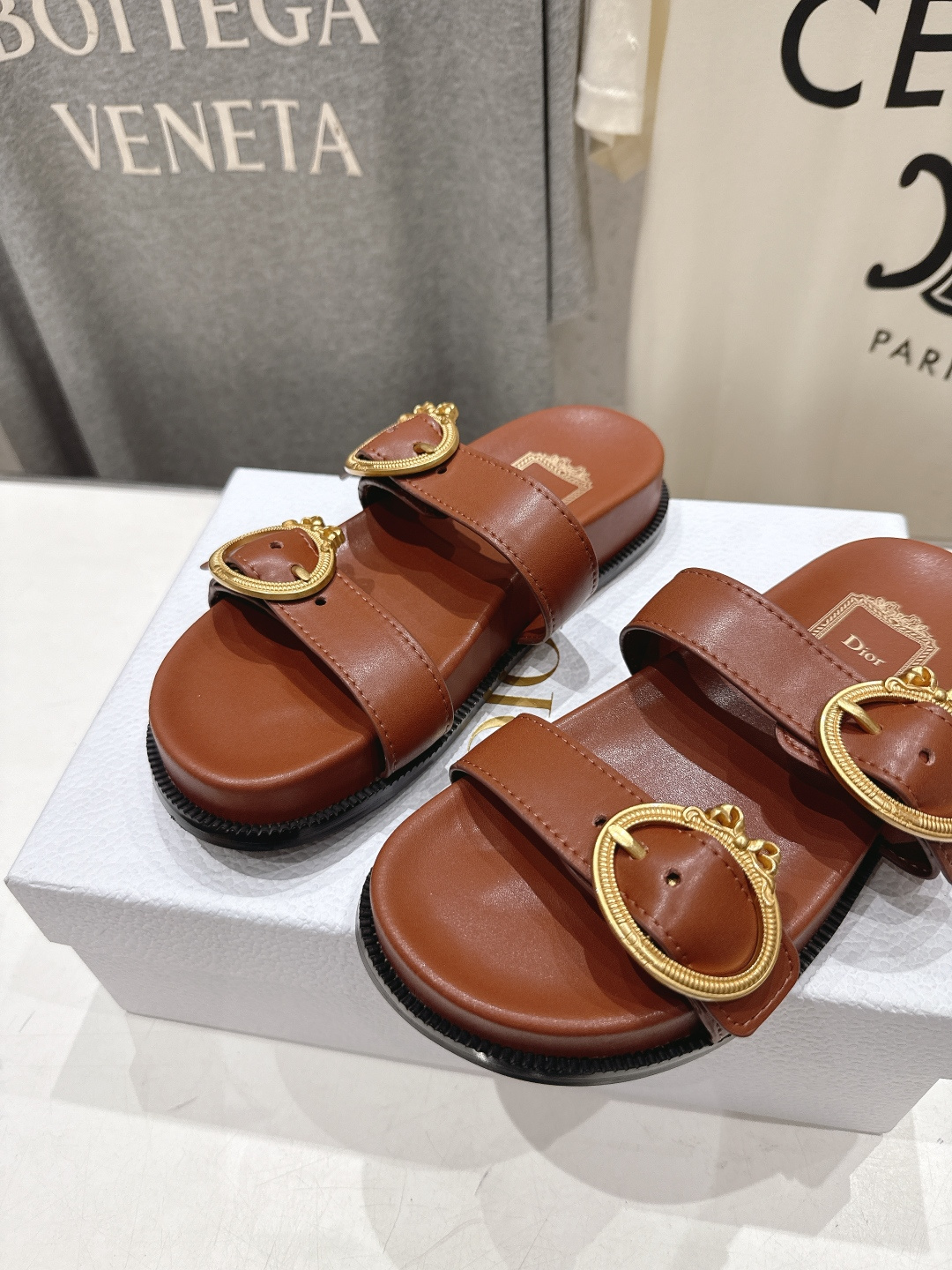 高版本出厂 【高品质】Dior*迪奥F019 D家2026ss春夏新款魔术贴沙滩拖鞋凉鞋～经典版型 搭配