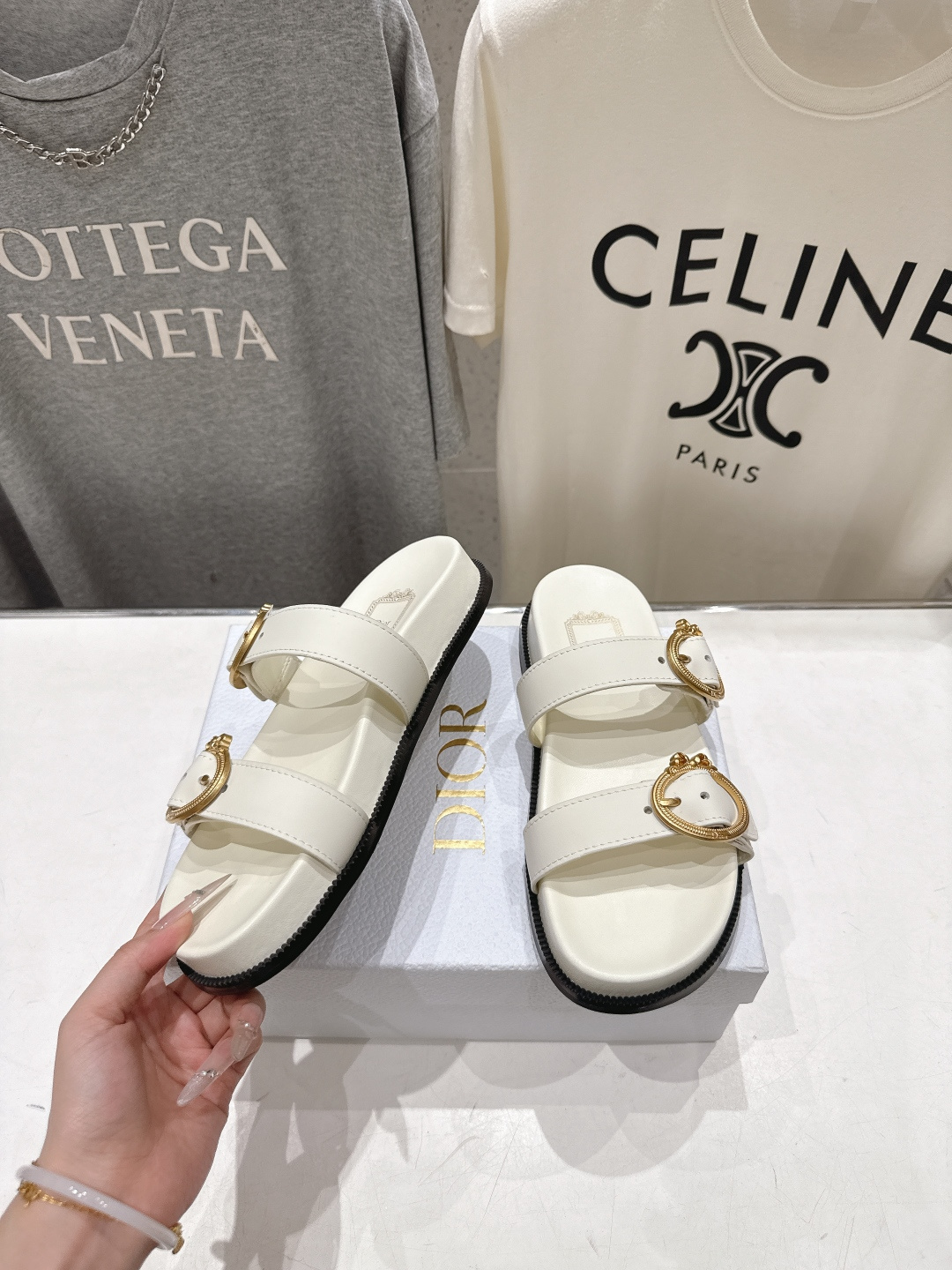 高版本出厂 【高品质】Dior*迪奥F019 D家2026ss春夏新款魔术贴沙滩拖鞋凉鞋～经典版型 搭配