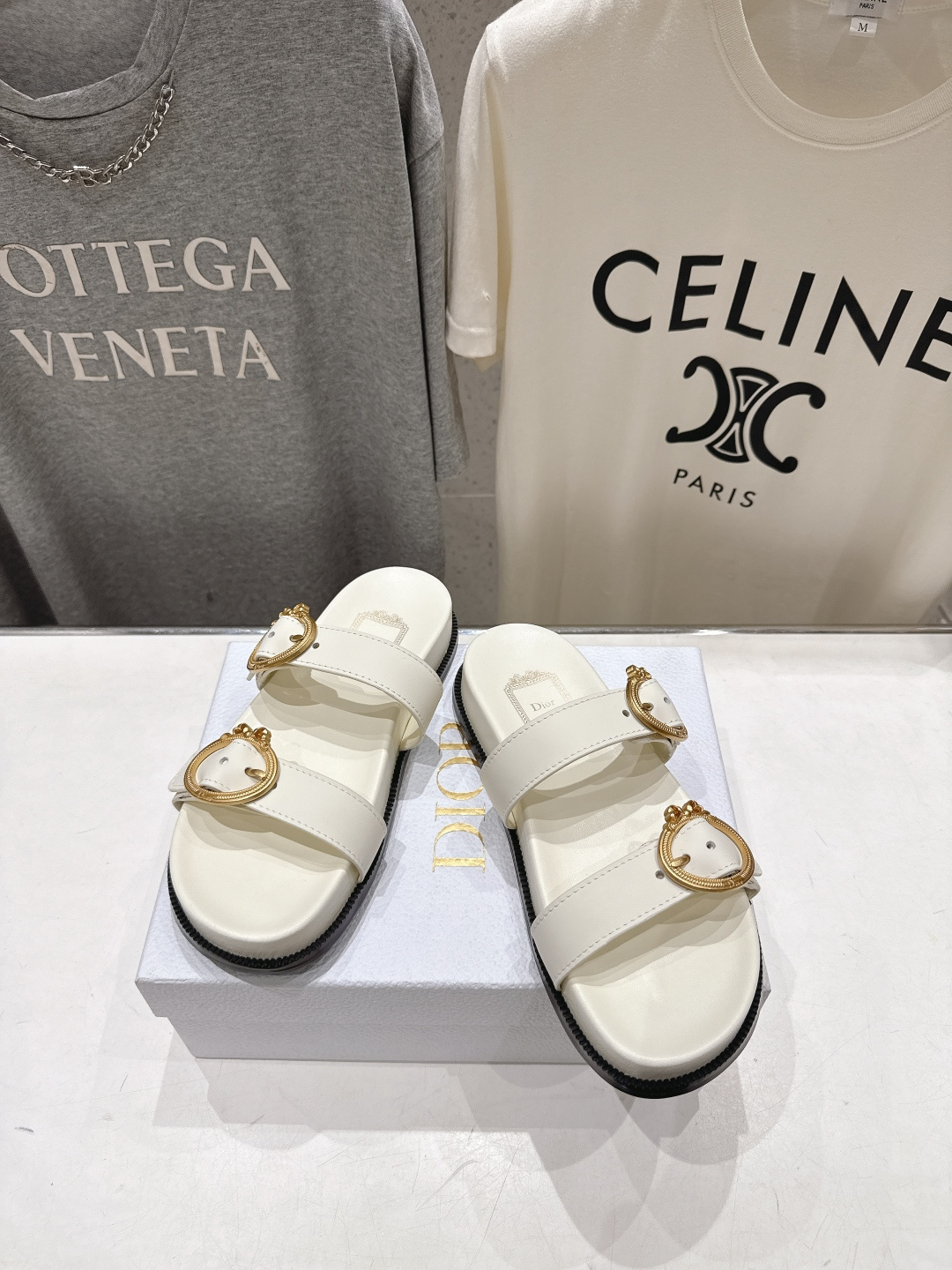 高版本出厂 【高品质】Dior*迪奥F019 D家2026ss春夏新款魔术贴沙滩拖鞋凉鞋～经典版型 搭配