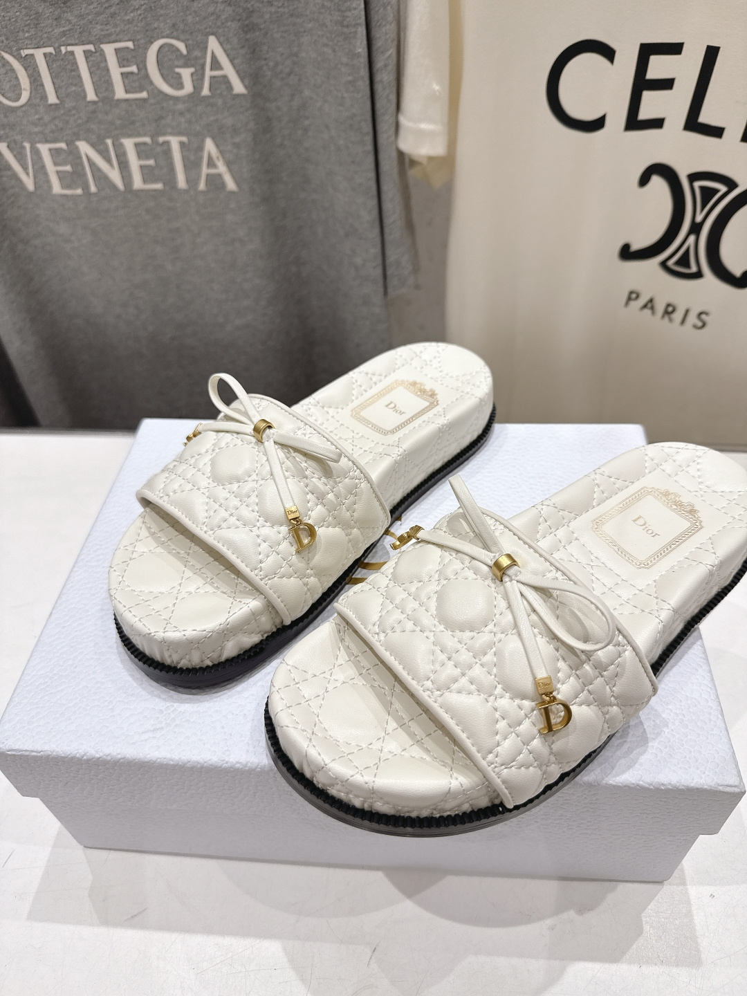 高版本出厂 【高品质】Dior*迪奥D家F019 2026ss夏季新款厚底沙滩拖鞋～经典版型 搭配贴合脚