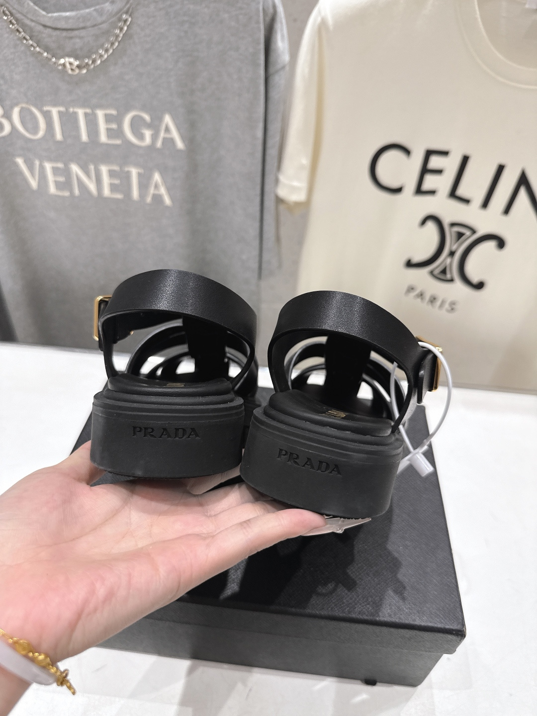 高版本出厂 Prada/普拉达F029 2026ss夏季新款复古风沙滩厚底凉鞋这个鞋型真的属于经典不会过