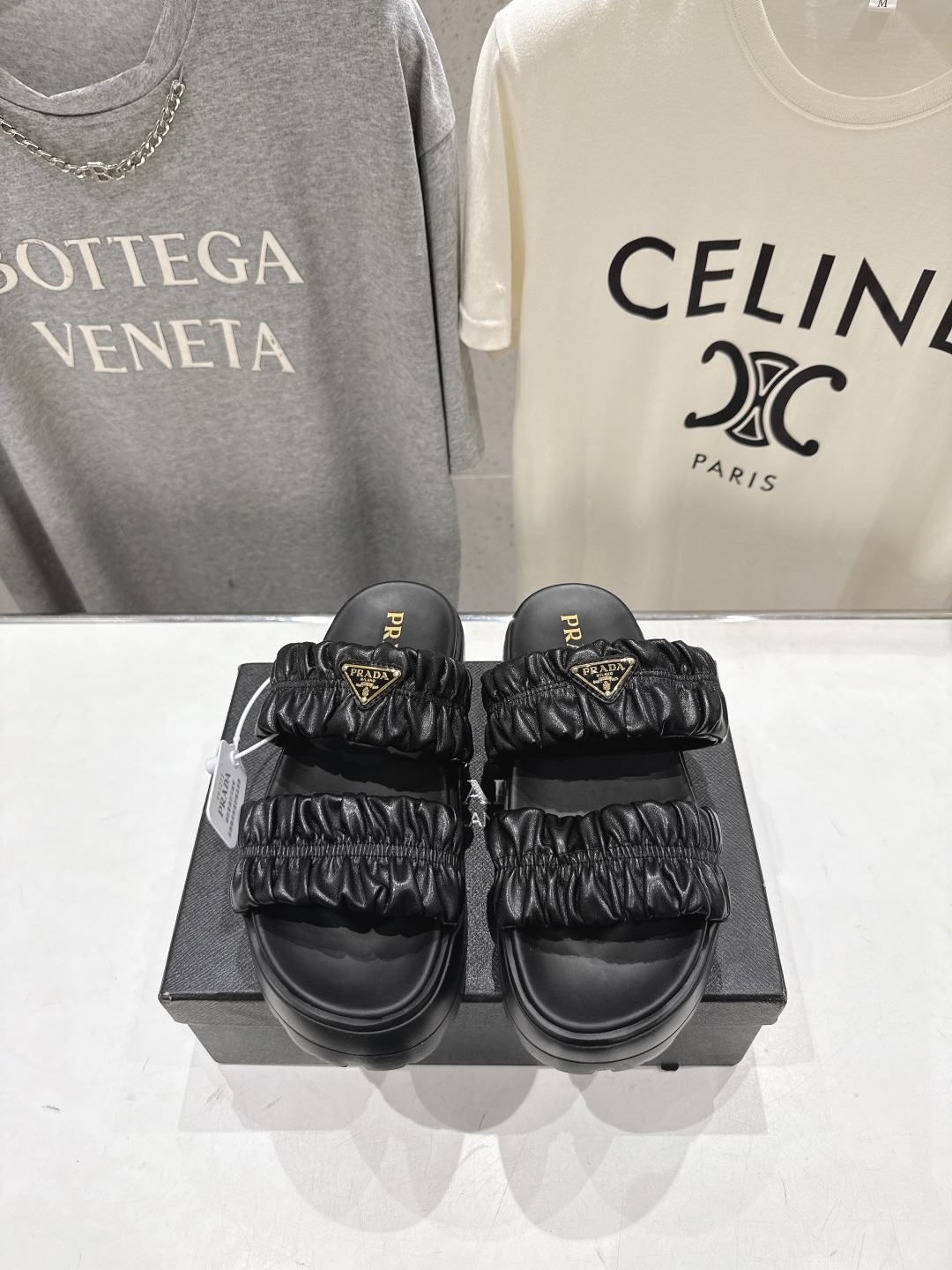 高版本出厂  Prada/普拉达F029 26ss夏季新款厚底沙滩拖鞋这个鞋型真的属于经典不会过时的设计