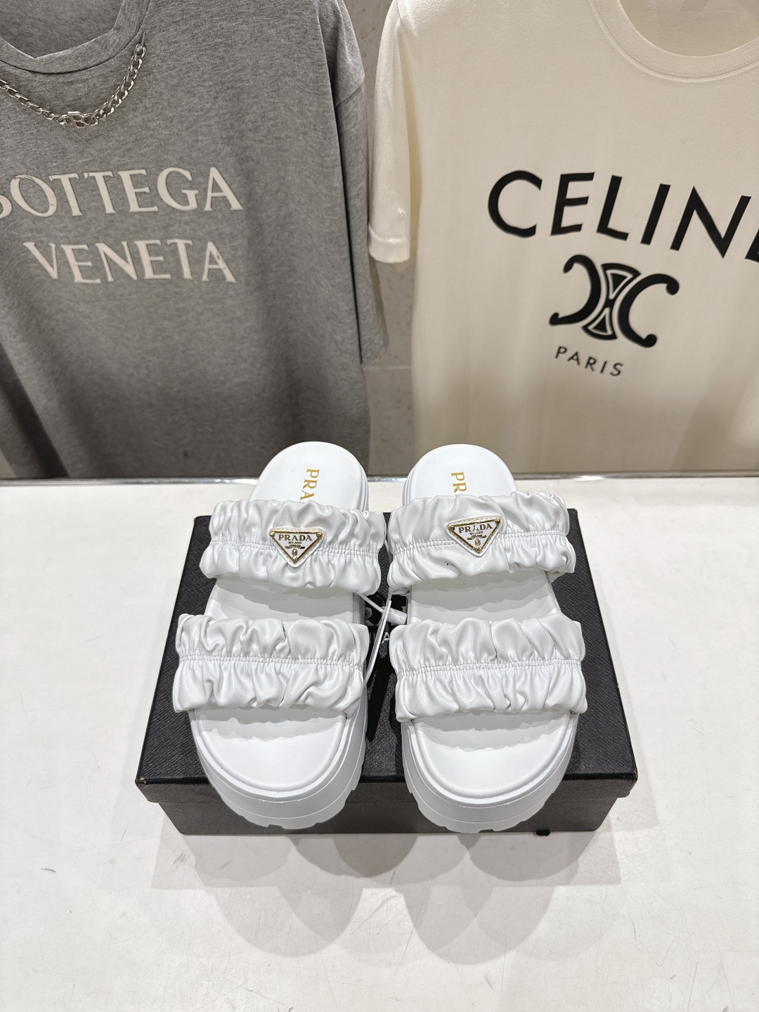 高版本出厂  Prada/普拉达F029 26ss夏季新款厚底沙滩拖鞋这个鞋型真的属于经典不会过时的设计