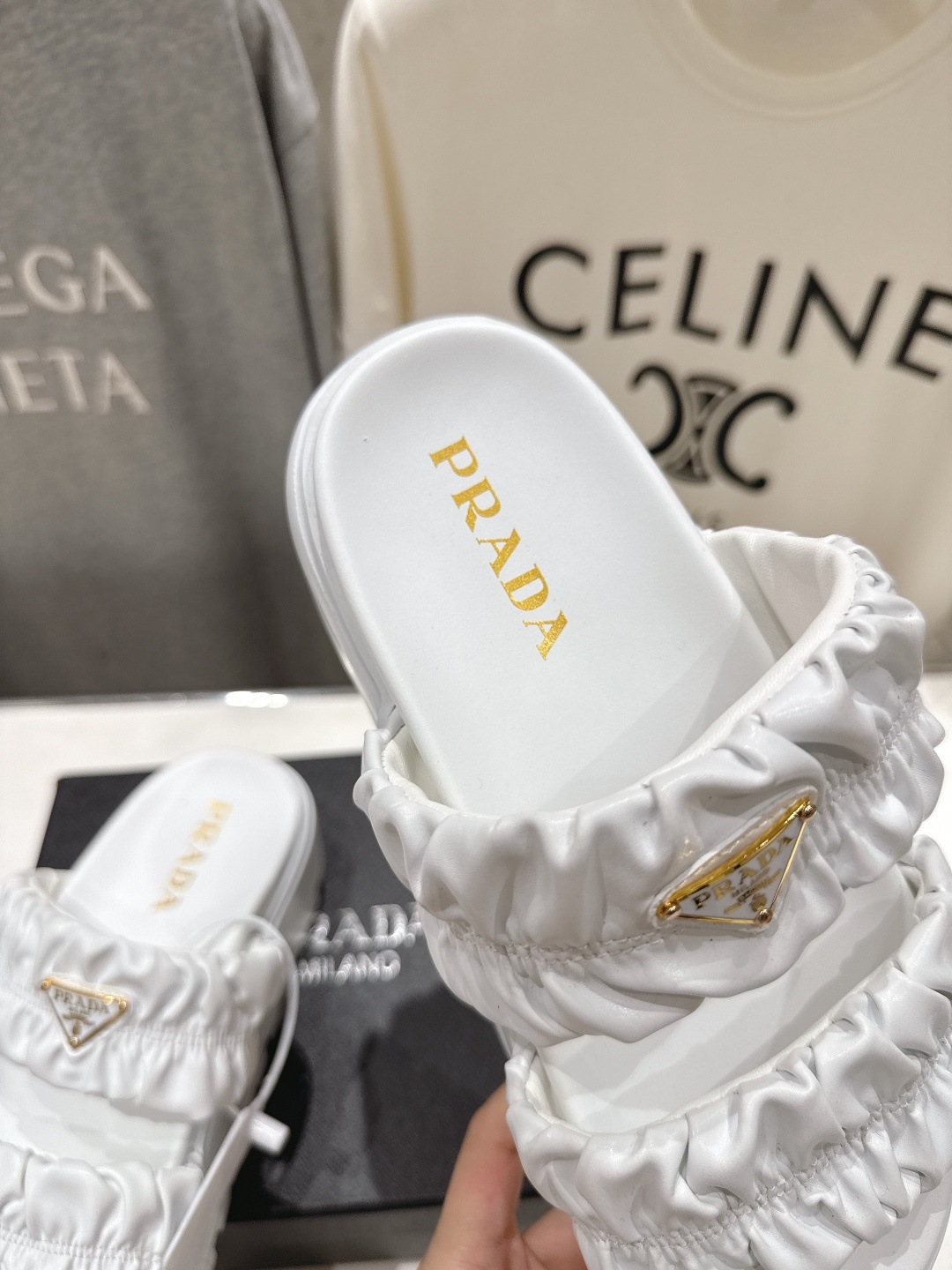 高版本出厂  Prada/普拉达F029 26ss夏季新款厚底沙滩拖鞋这个鞋型真的属于经典不会过时的设计
