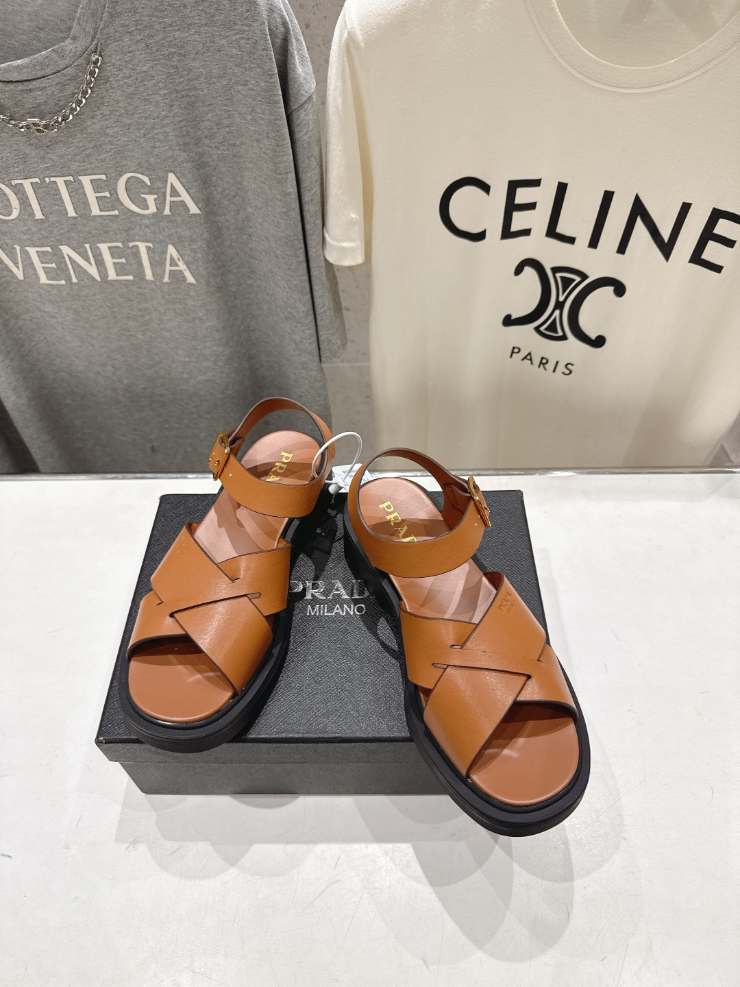 高版本出厂 Prada/普拉达F029 2026ss夏季新款复古风沙滩厚底凉鞋这个鞋型真的属于经典不会过
