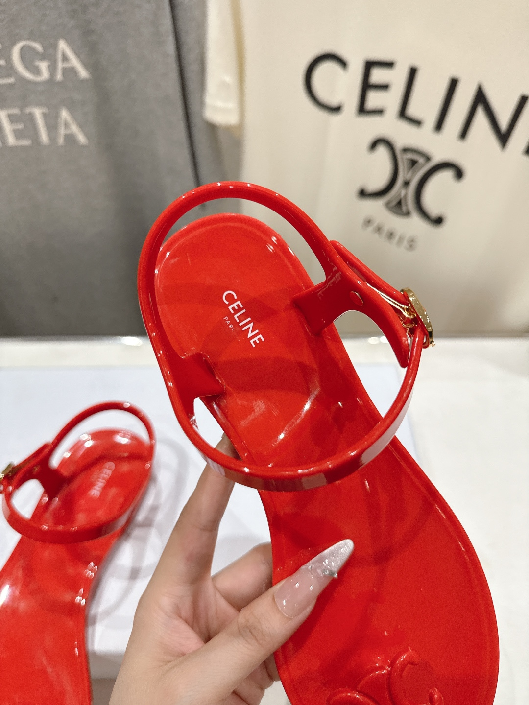 高版本出厂  Celine~赛琳F015 2026ss夏季新款时尚果冻凯旋门夹脚平底凉鞋New Celi