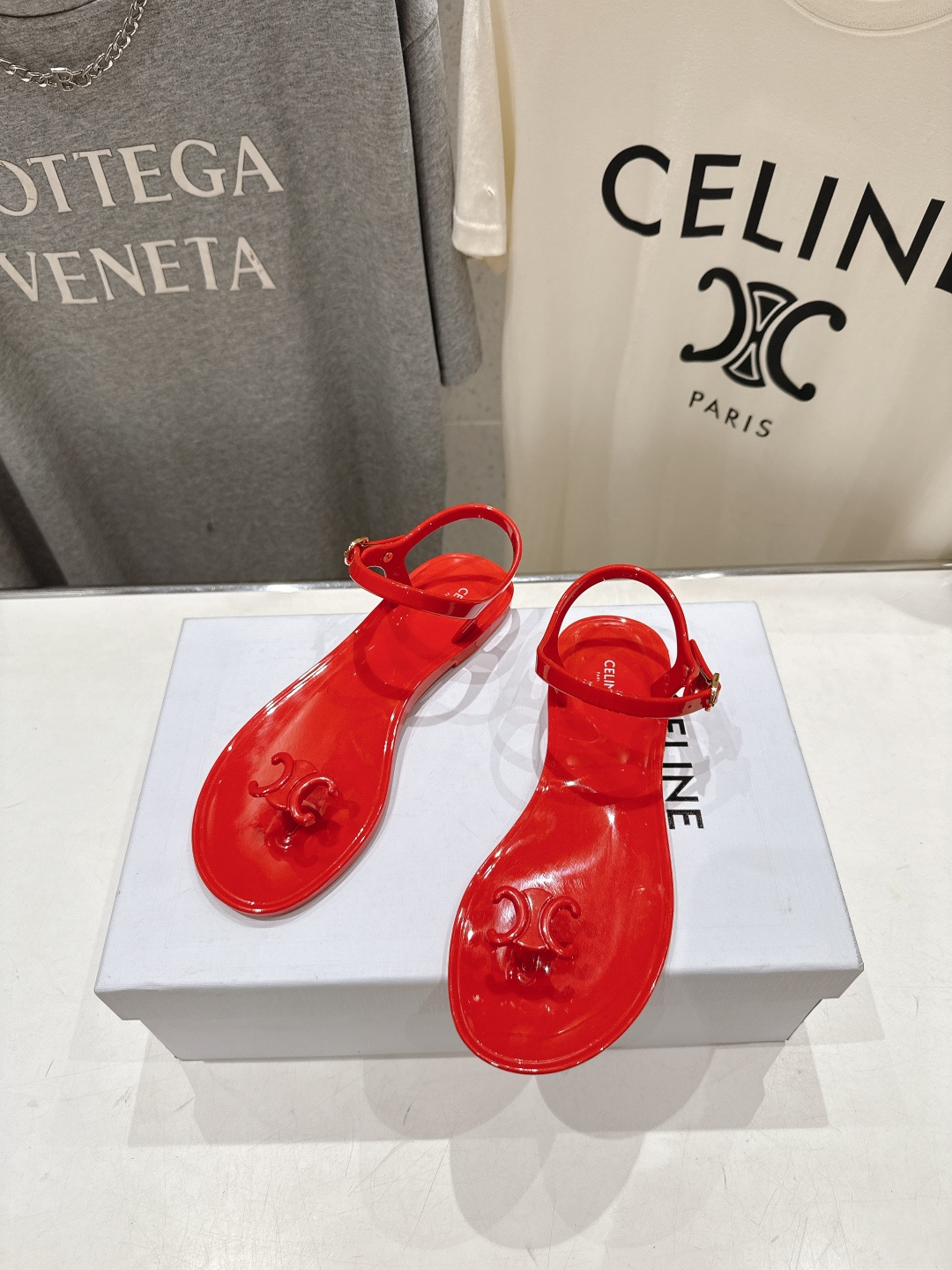 高版本出厂  Celine~赛琳F015 2026ss夏季新款时尚果冻凯旋门夹脚平底凉鞋New Celi