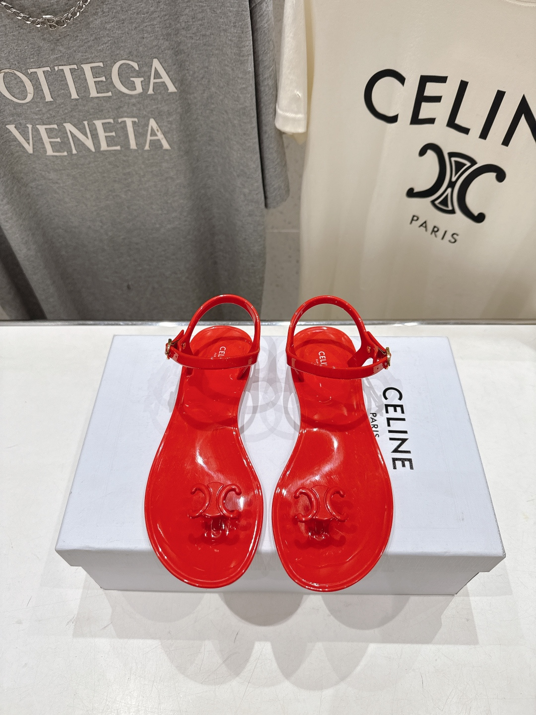 高版本出厂  Celine~赛琳F015 2026ss夏季新款时尚果冻凯旋门夹脚平底凉鞋New Celi