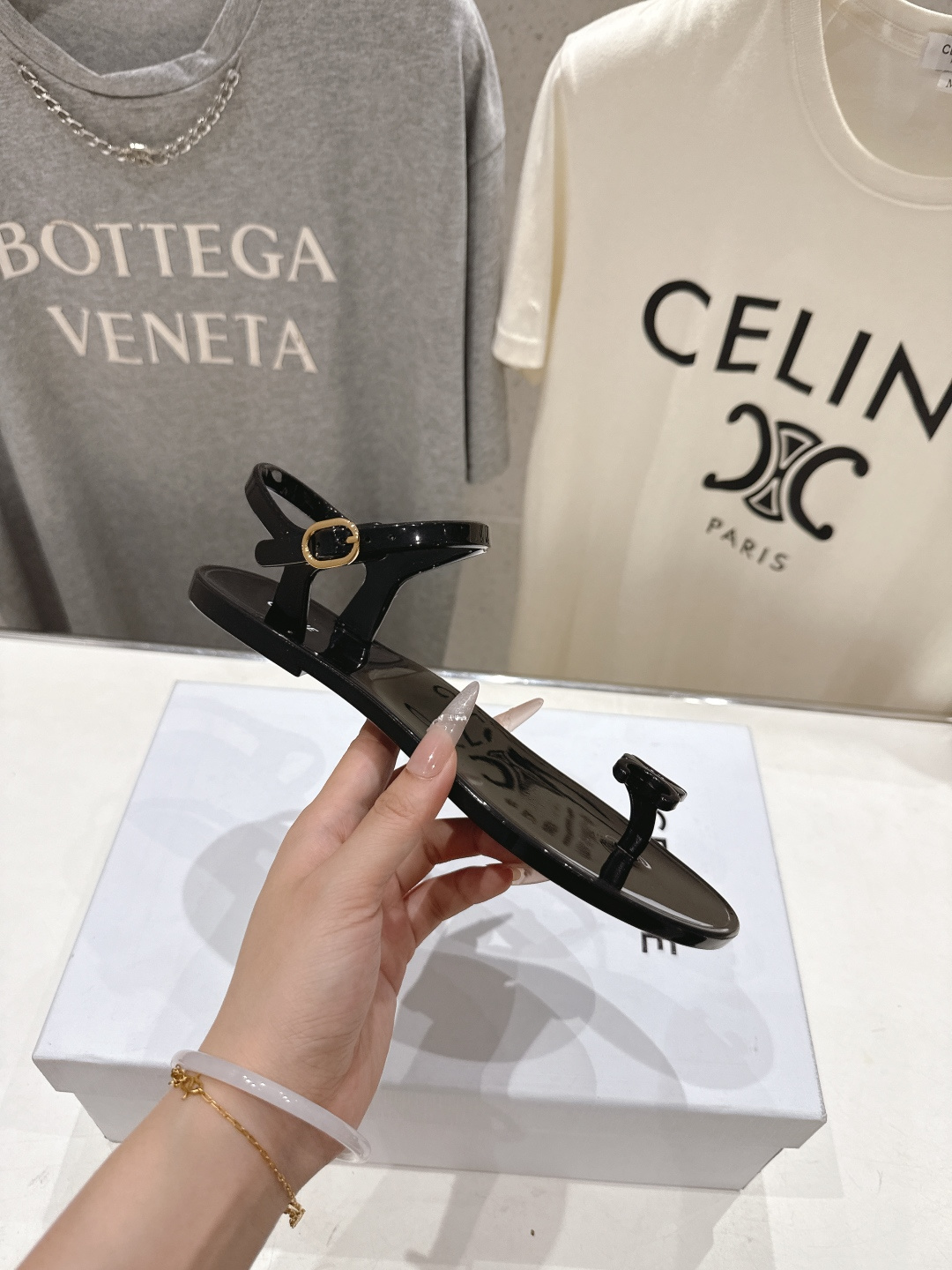 高版本出厂  Celine~赛琳F015 2026ss夏季新款时尚果冻凯旋门夹脚平底凉鞋New Celi