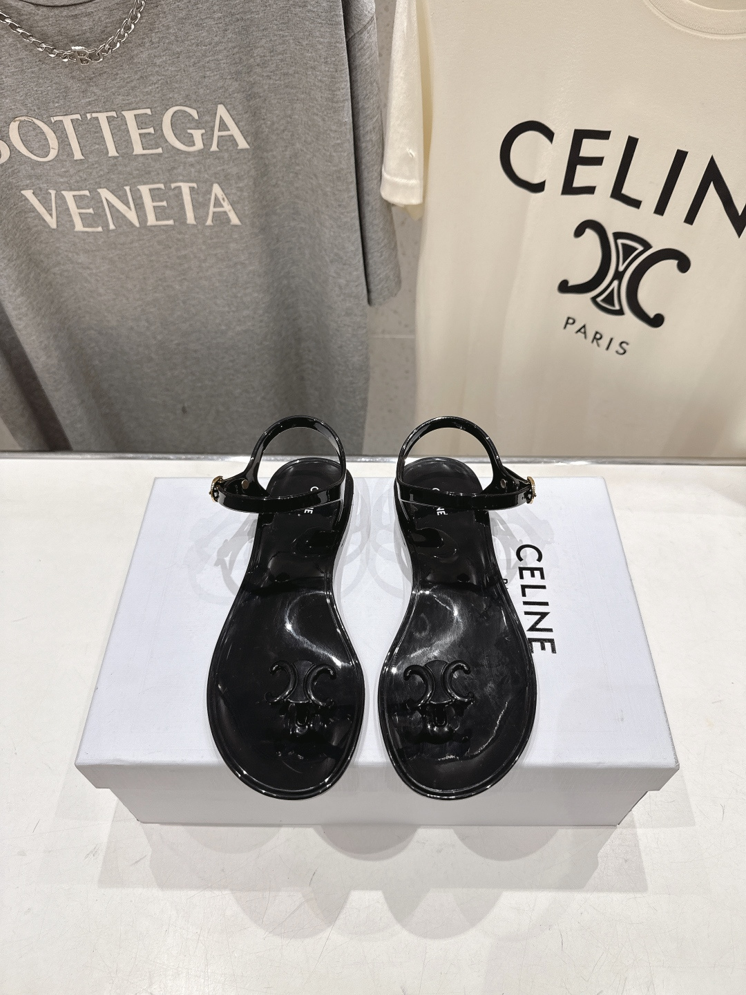 高版本出厂  Celine~赛琳F015 2026ss夏季新款时尚果冻凯旋门夹脚平底凉鞋New Celi
