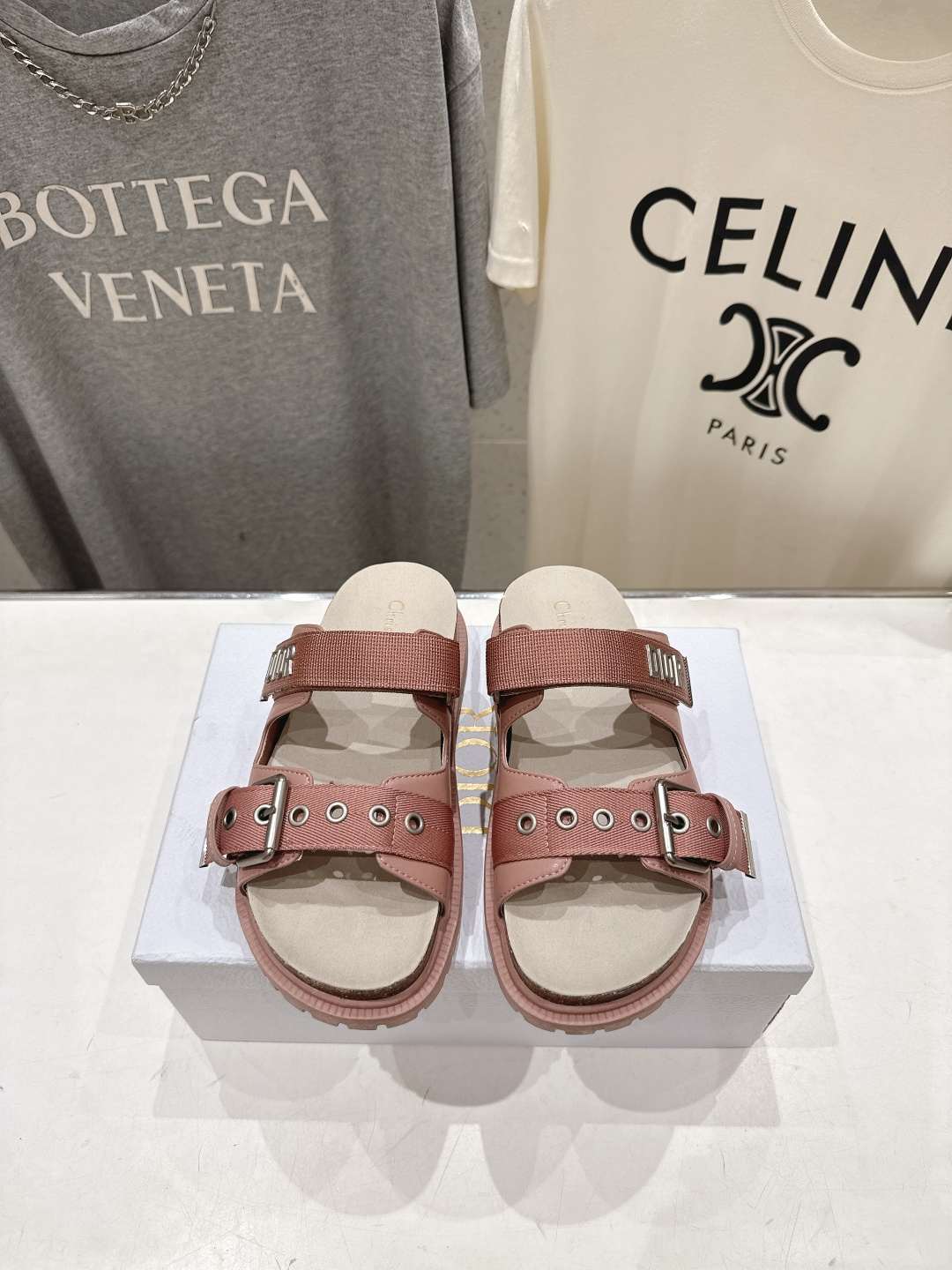 高版本出厂 【高品质】Dior*迪奥F019 D家2026ss春夏新款魔术贴沙滩拖鞋凉鞋～经典版型 搭配