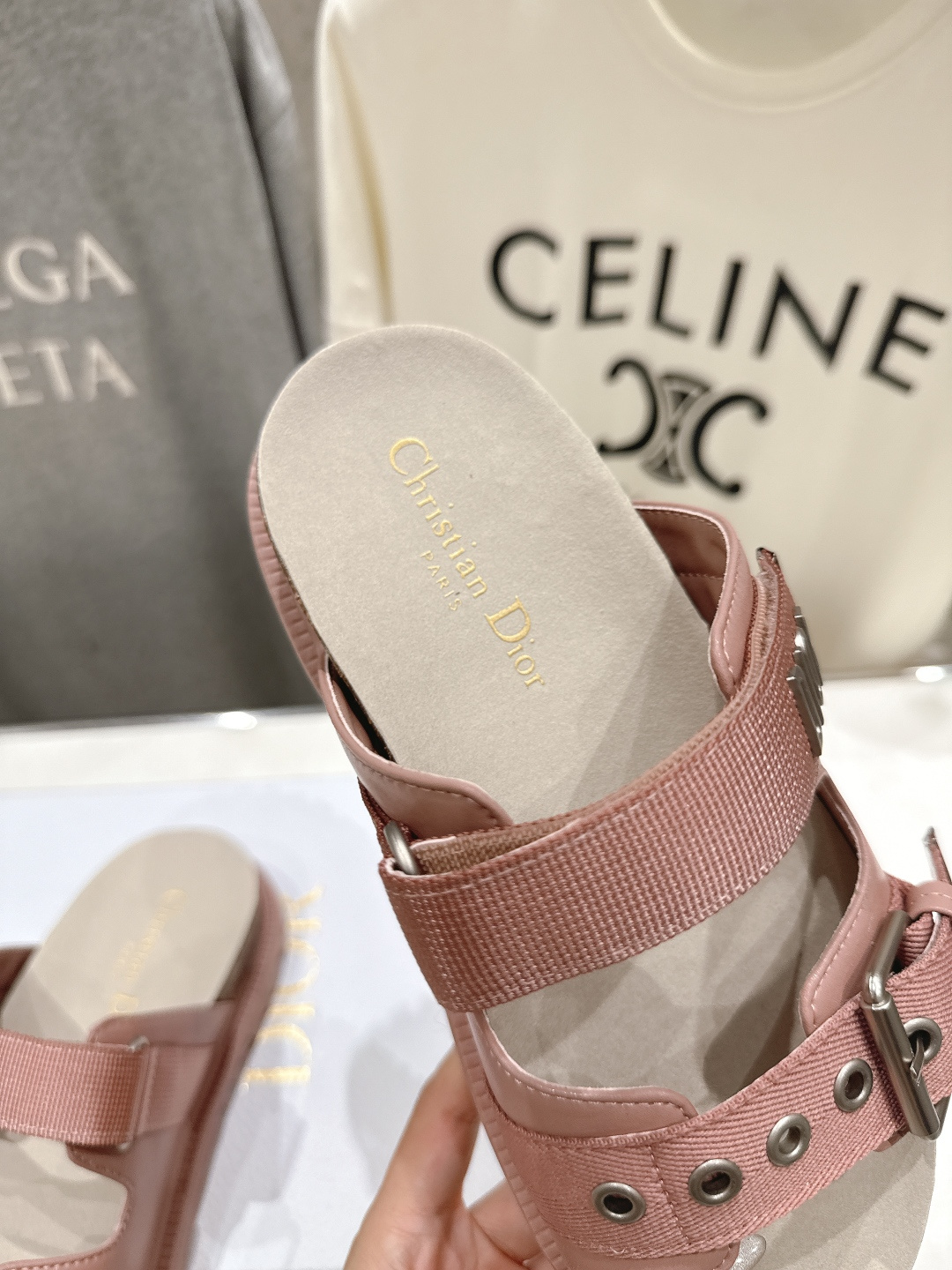 高版本出厂 【高品质】Dior*迪奥F019 D家2026ss春夏新款魔术贴沙滩拖鞋凉鞋～经典版型 搭配