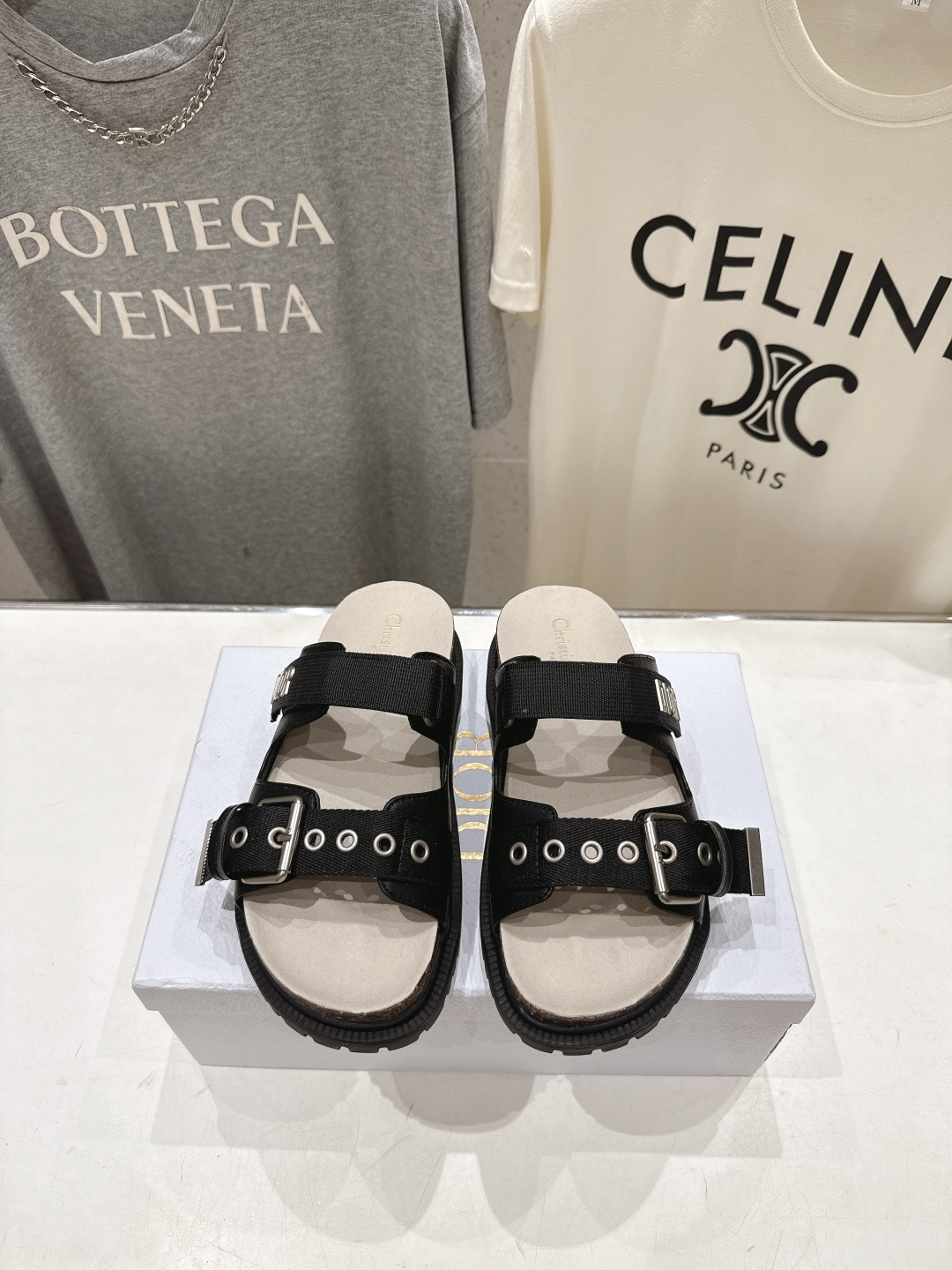 高版本出厂 【高品质】Dior*迪奥F019 D家2026ss春夏新款魔术贴沙滩拖鞋凉鞋～经典版型 搭配