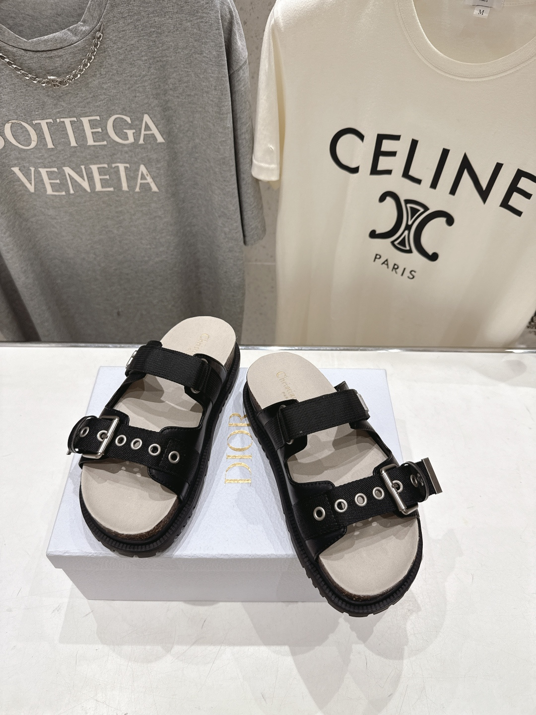高版本出厂 【高品质】Dior*迪奥F019 D家2026ss春夏新款魔术贴沙滩拖鞋凉鞋～经典版型 搭配