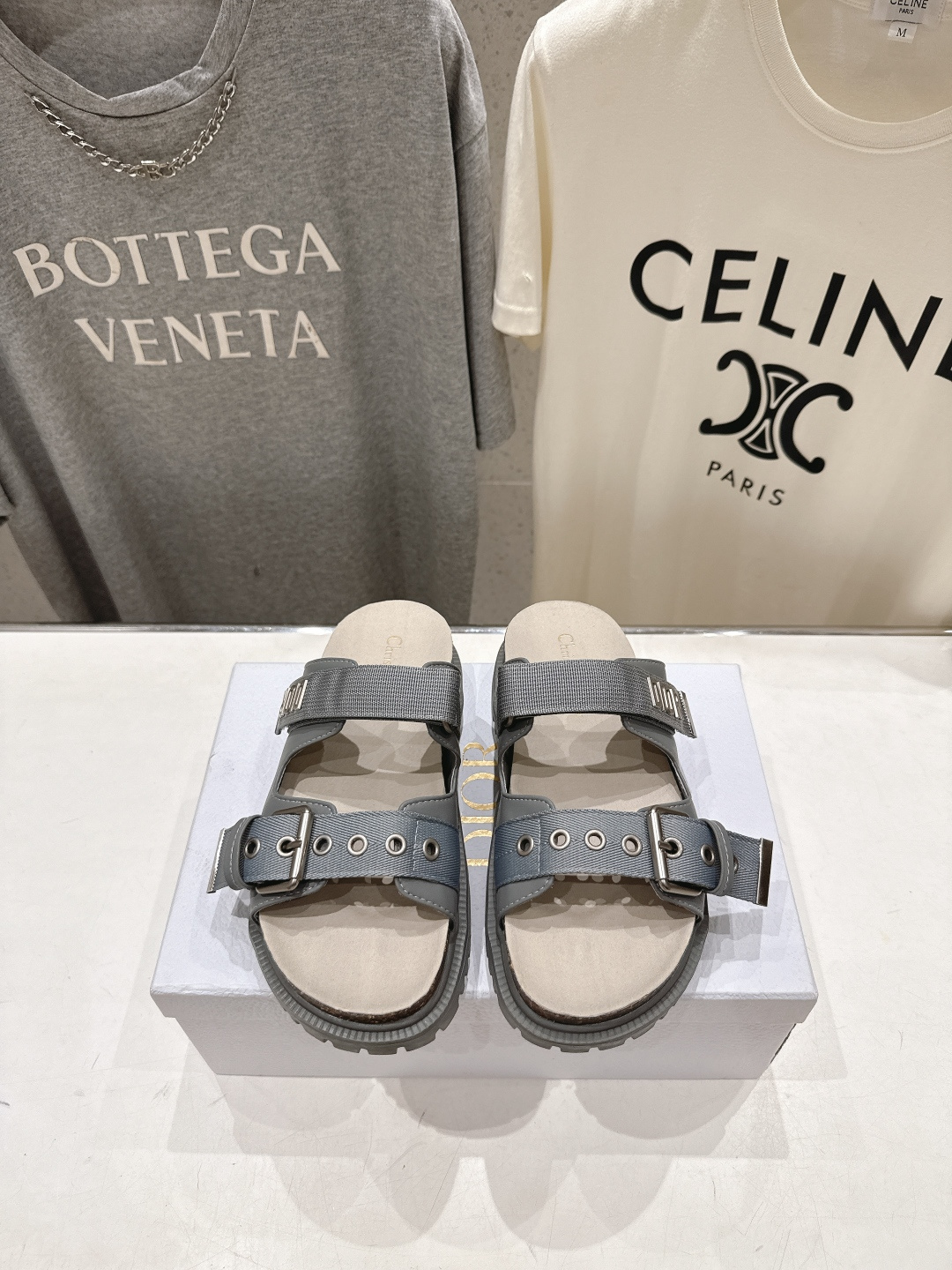 高版本出厂 【高品质】Dior*迪奥F019 D家2026ss春夏新款魔术贴沙滩拖鞋凉鞋～经典版型 搭配