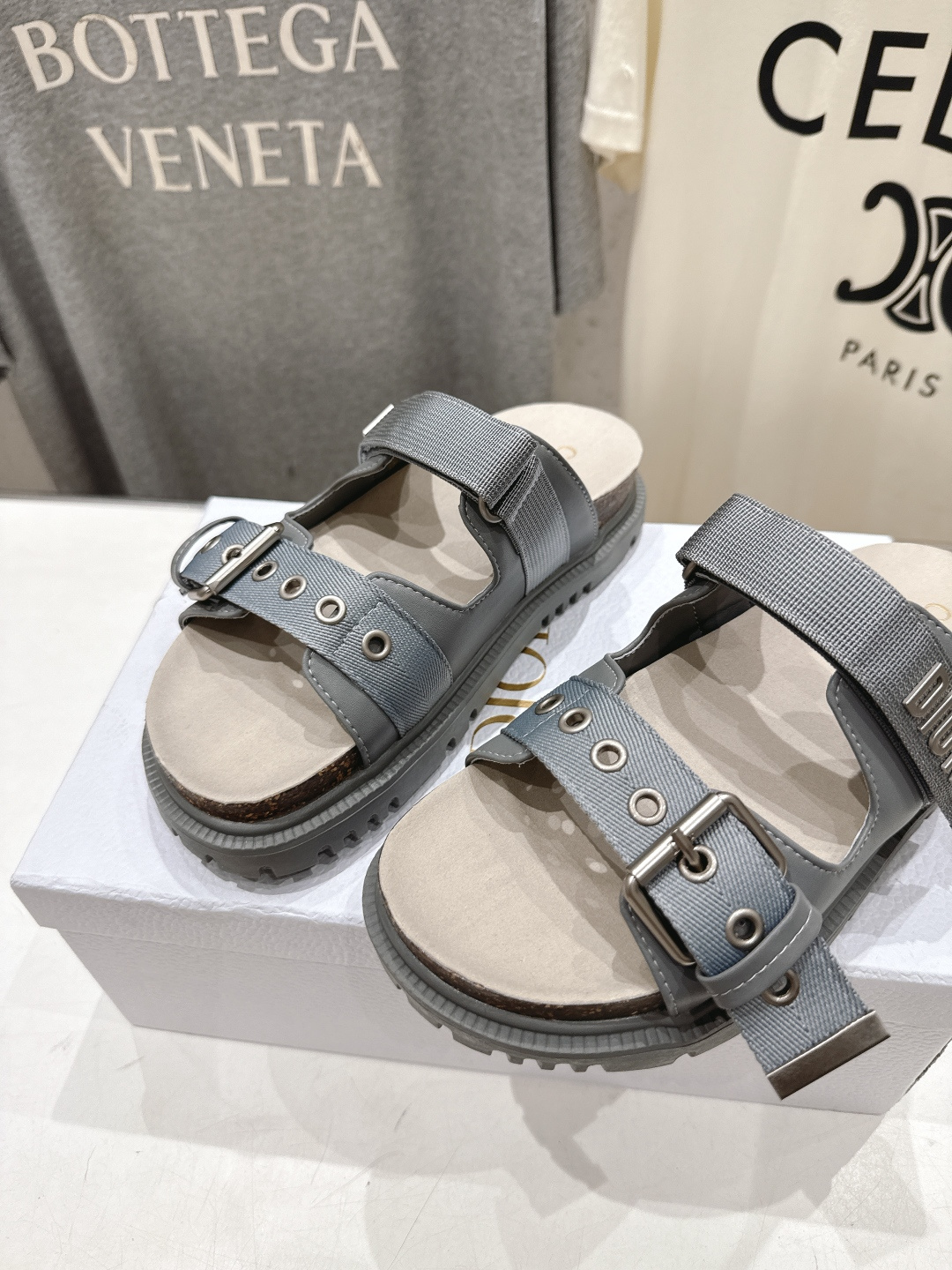 高版本出厂 【高品质】Dior*迪奥F019 D家2026ss春夏新款魔术贴沙滩拖鞋凉鞋～经典版型 搭配