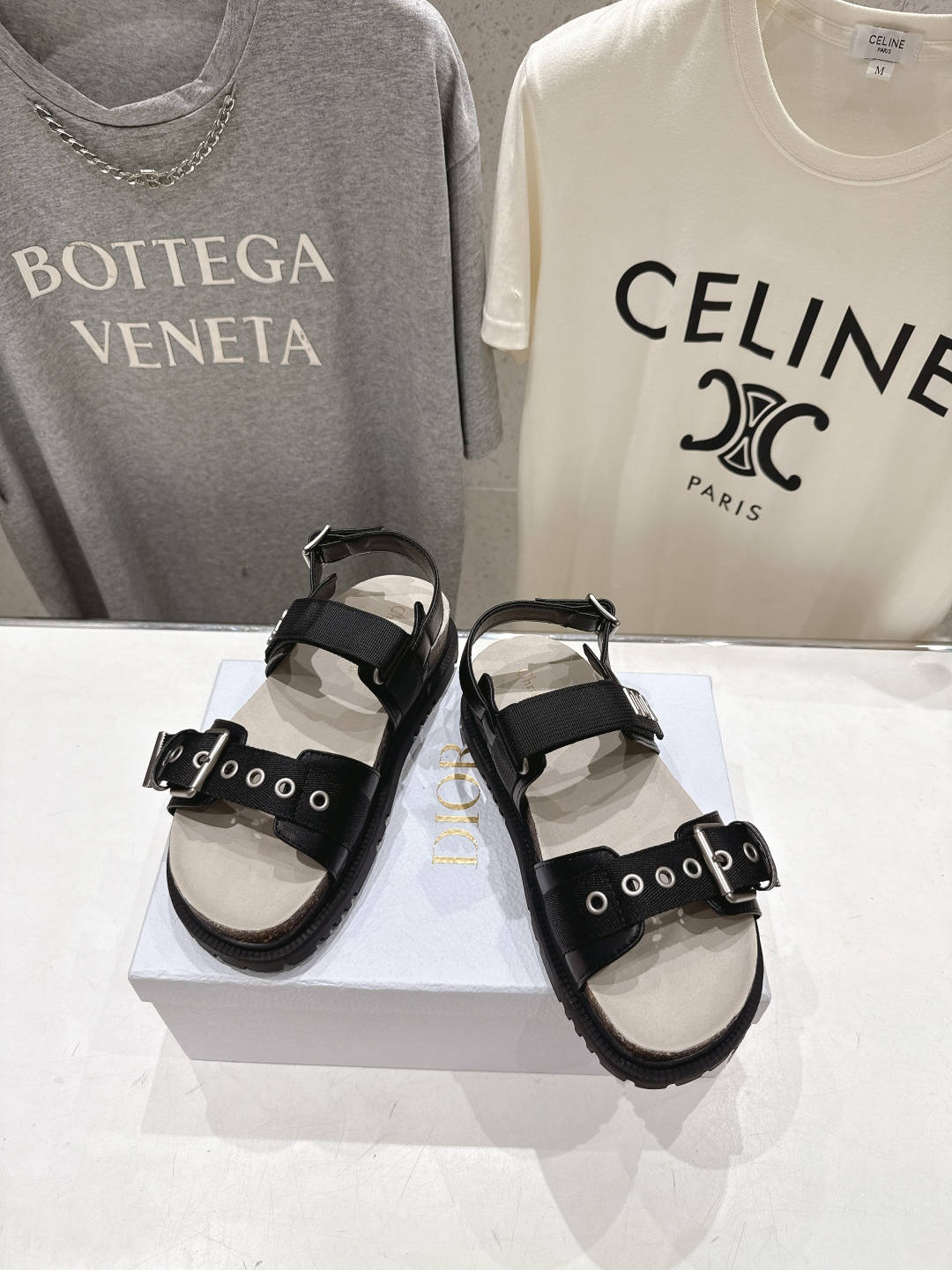 高版本出厂 【高品质】Dior*迪奥F019 D家2026ss春夏新款魔术贴沙滩拖鞋凉鞋～经典版型 搭配