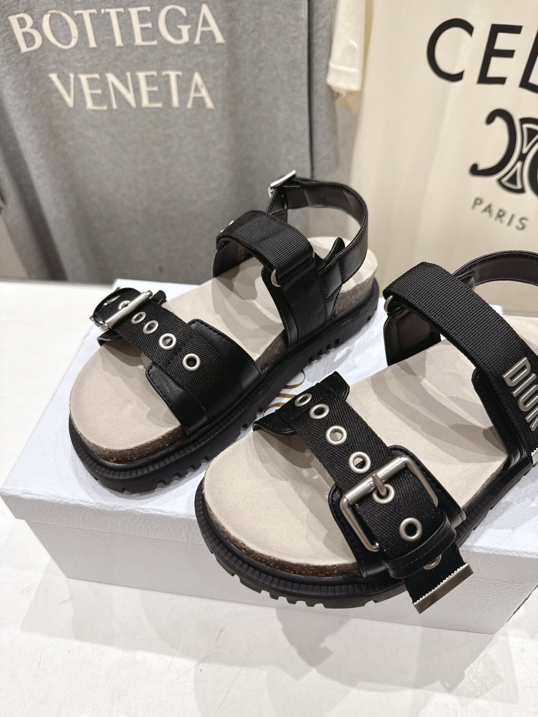 高版本出厂 【高品质】Dior*迪奥F019 D家2026ss春夏新款魔术贴沙滩拖鞋凉鞋～经典版型 搭配