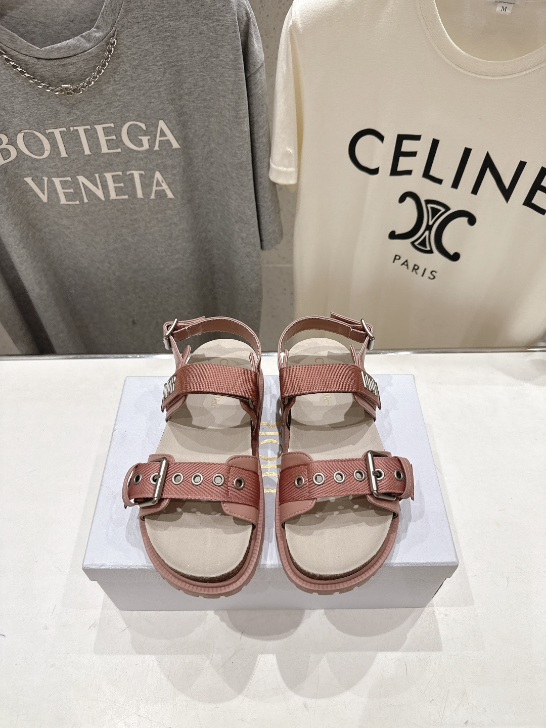 高版本出厂 【高品质】Dior*迪奥F019 D家2026ss春夏新款魔术贴沙滩拖鞋凉鞋～经典版型 搭配