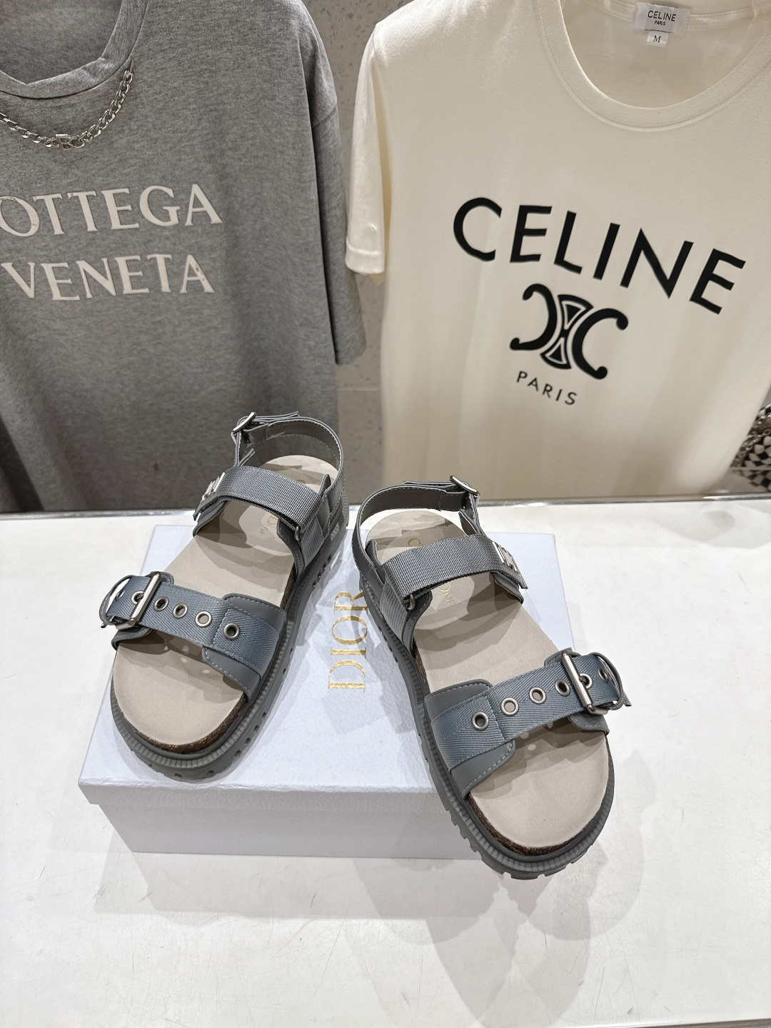 高版本出厂 【高品质】Dior*迪奥F019 D家2026ss春夏新款魔术贴沙滩拖鞋凉鞋～经典版型 搭配