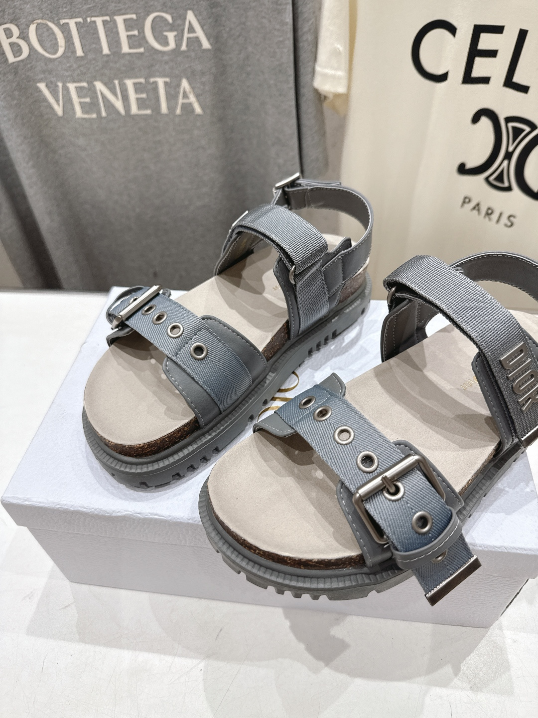 高版本出厂 【高品质】Dior*迪奥F019 D家2026ss春夏新款魔术贴沙滩拖鞋凉鞋～经典版型 搭配