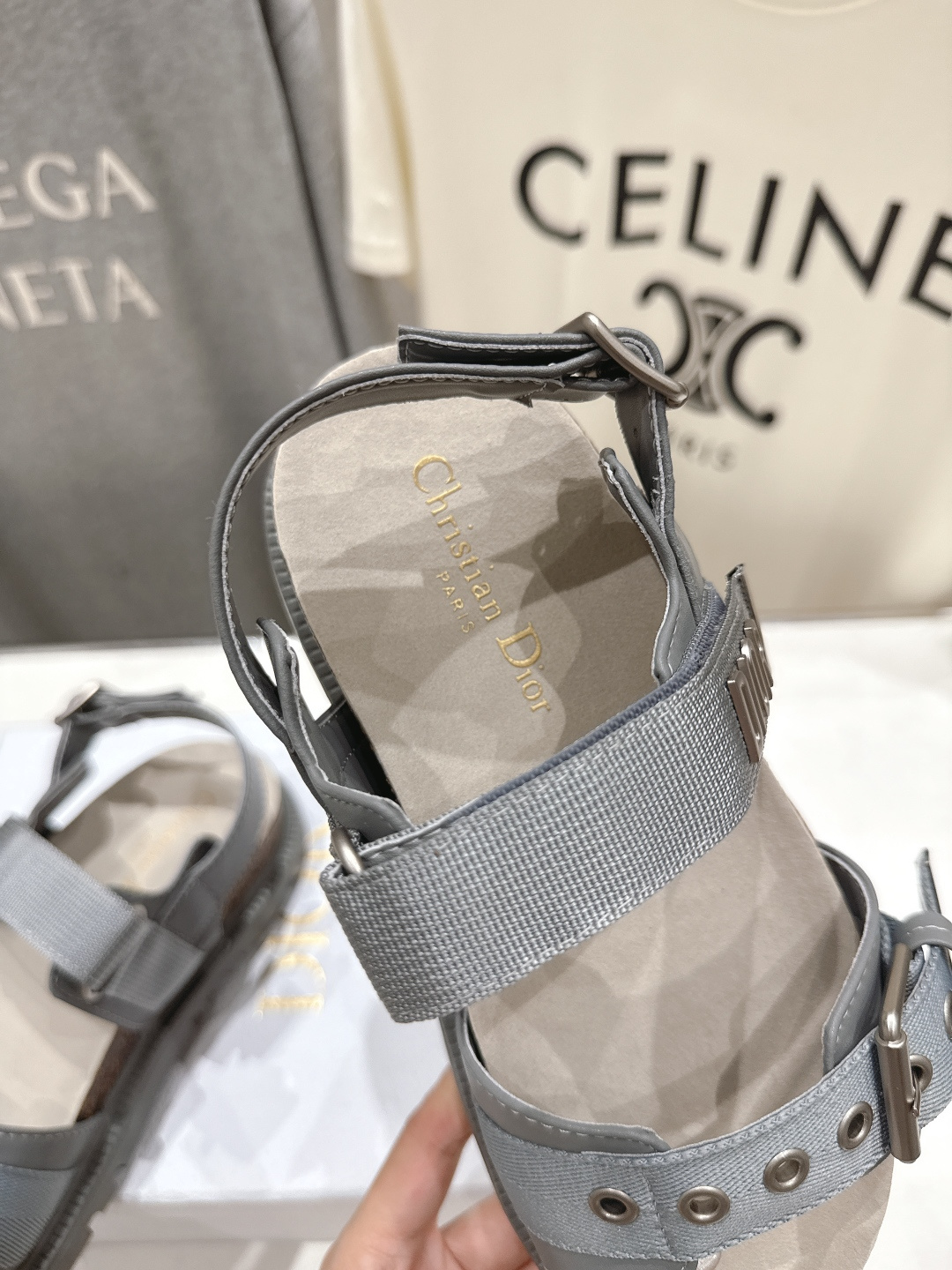 高版本出厂 【高品质】Dior*迪奥F019 D家2026ss春夏新款魔术贴沙滩拖鞋凉鞋～经典版型 搭配