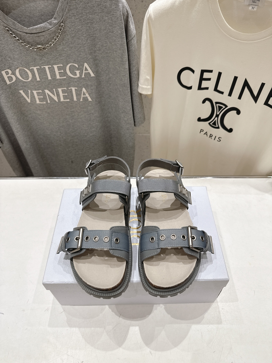 高版本出厂 【高品质】Dior*迪奥F019 D家2026ss春夏新款魔术贴沙滩拖鞋凉鞋～经典版型 搭配