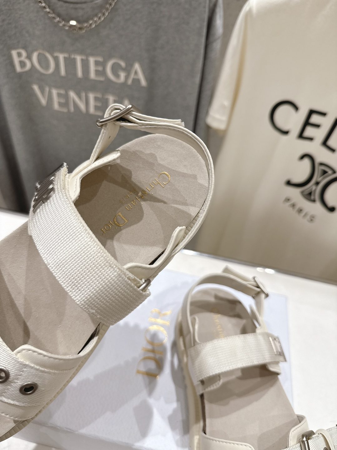 高版本出厂 【高品质】Dior*迪奥F019 D家2026ss春夏新款魔术贴沙滩拖鞋凉鞋～经典版型 搭配