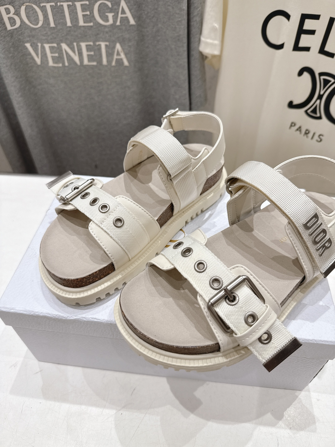 高版本出厂 【高品质】Dior*迪奥F019 D家2026ss春夏新款魔术贴沙滩拖鞋凉鞋～经典版型 搭配