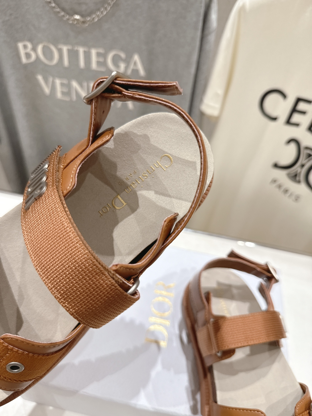 高版本出厂 【高品质】Dior*迪奥F019 D家2026ss春夏新款魔术贴沙滩拖鞋凉鞋～经典版型 搭配