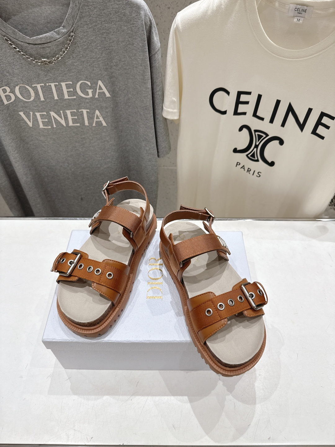 高版本出厂 【高品质】Dior*迪奥F019 D家2026ss春夏新款魔术贴沙滩拖鞋凉鞋～经典版型 搭配